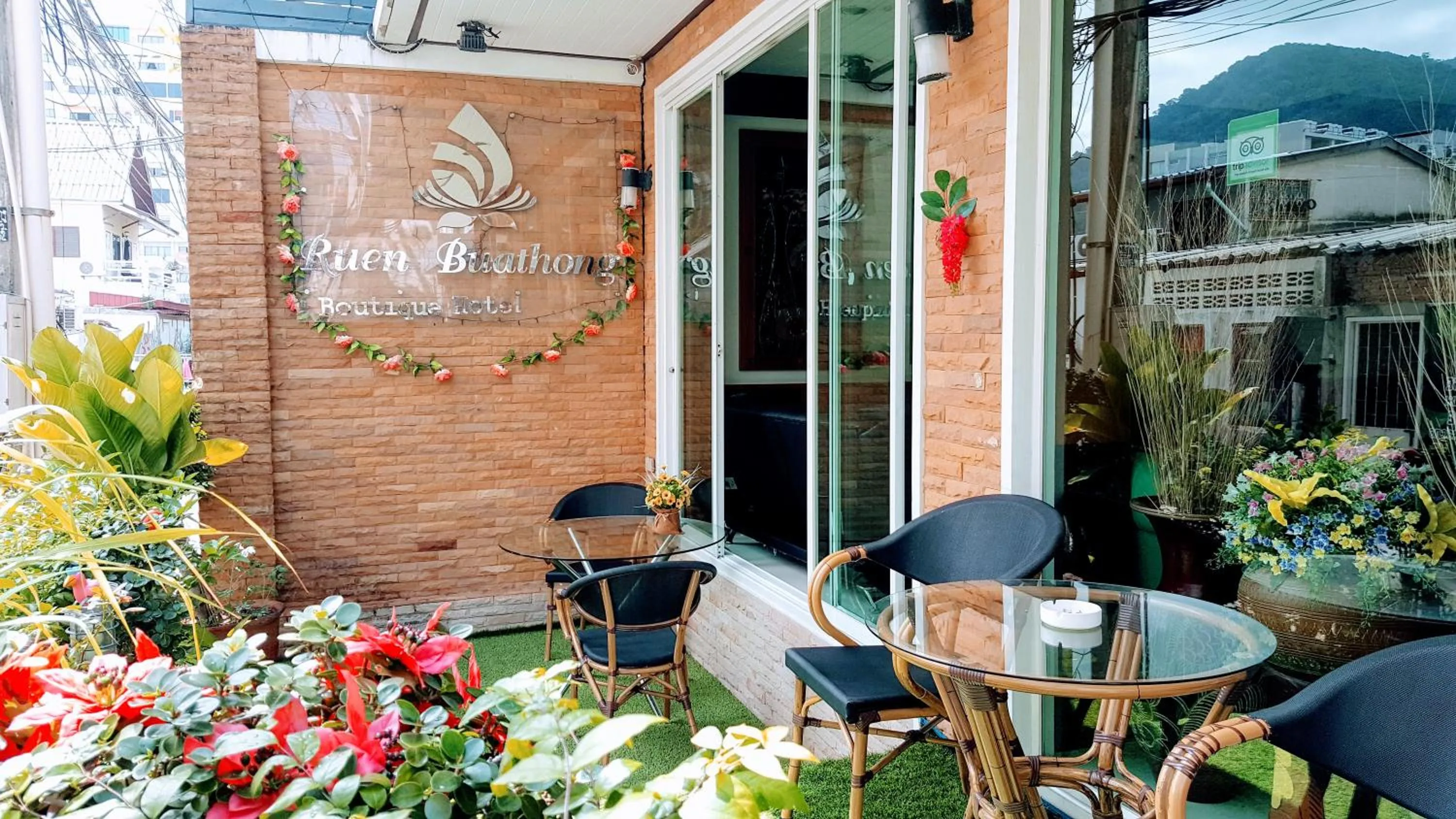 Patio in Ruen Buathong Boutique Hotel Patong Beach