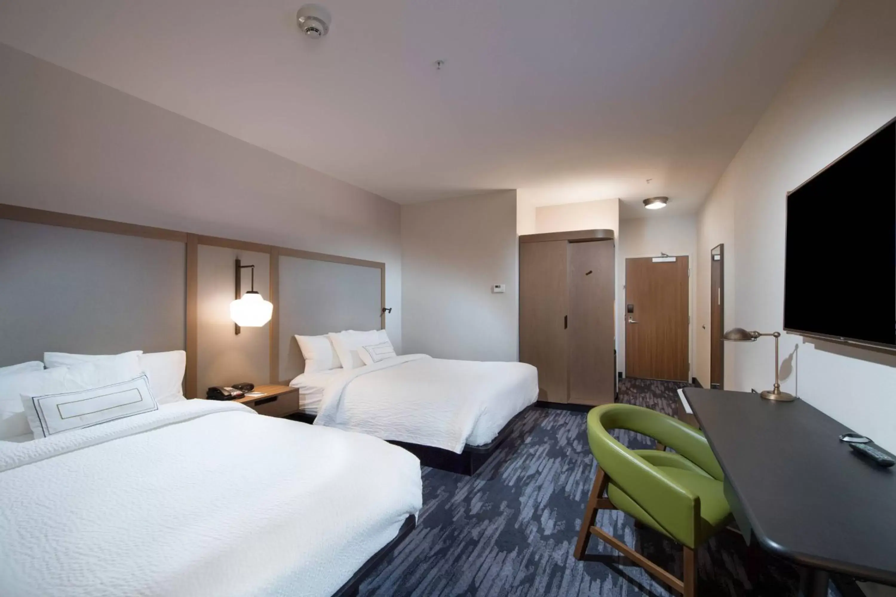 Photo of the whole room, Bed in Fairfield Inn & Suites by Marriott Oklahoma City El Reno