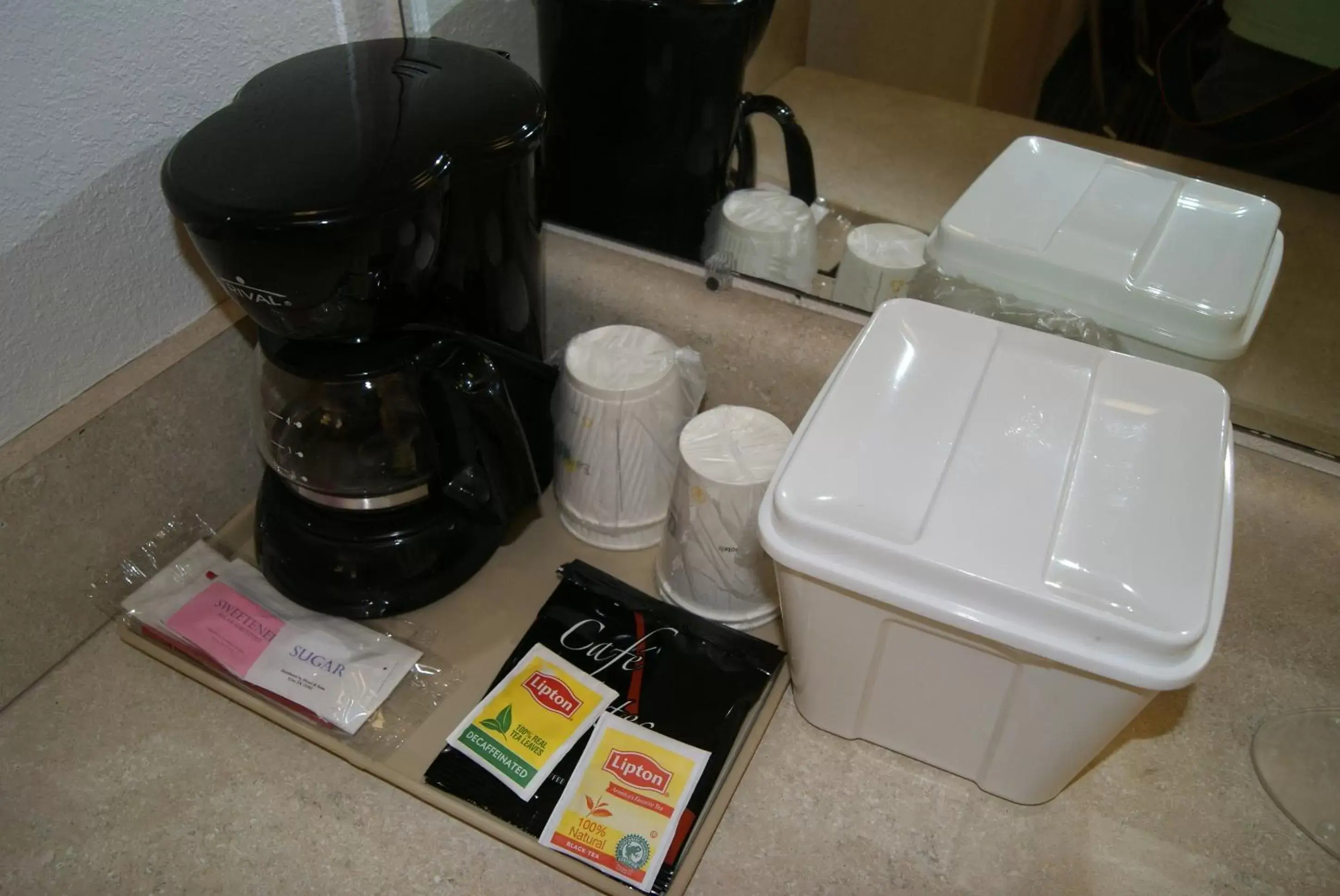 Coffee/Tea Facilities in Days Inn by Wyndham Shelby