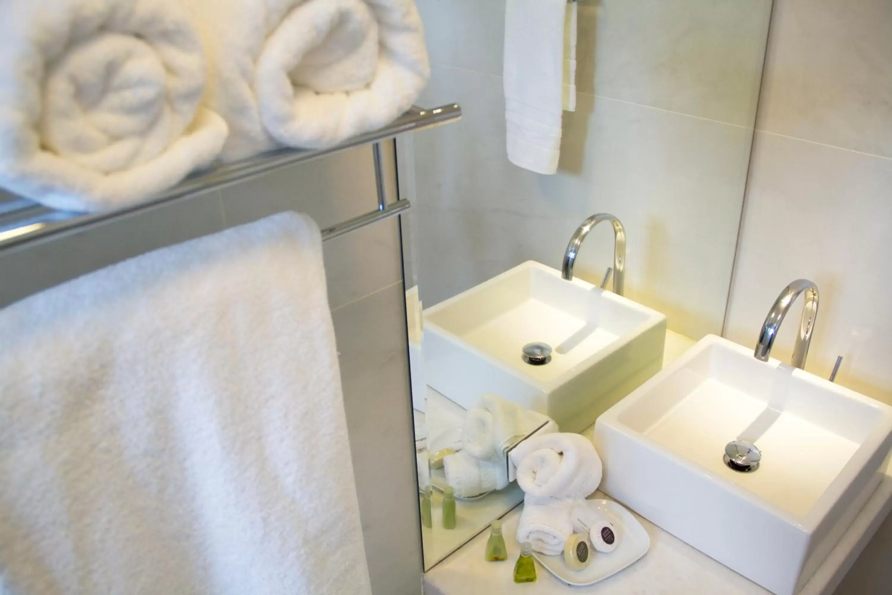 Bathroom in Albrook Inn Bathroom in Albrook Inn