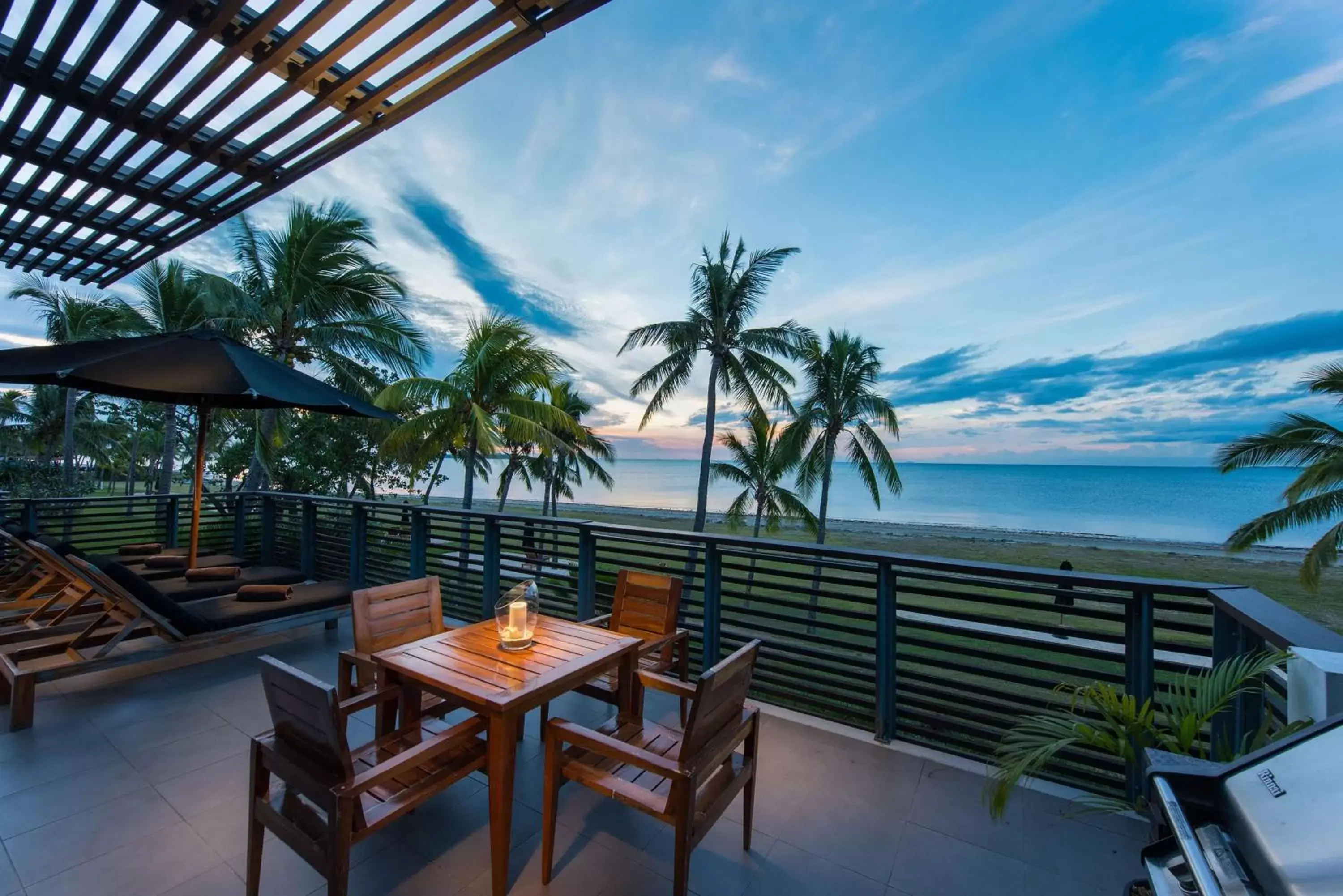 Living room in Hilton Fiji Beach Resort and Spa