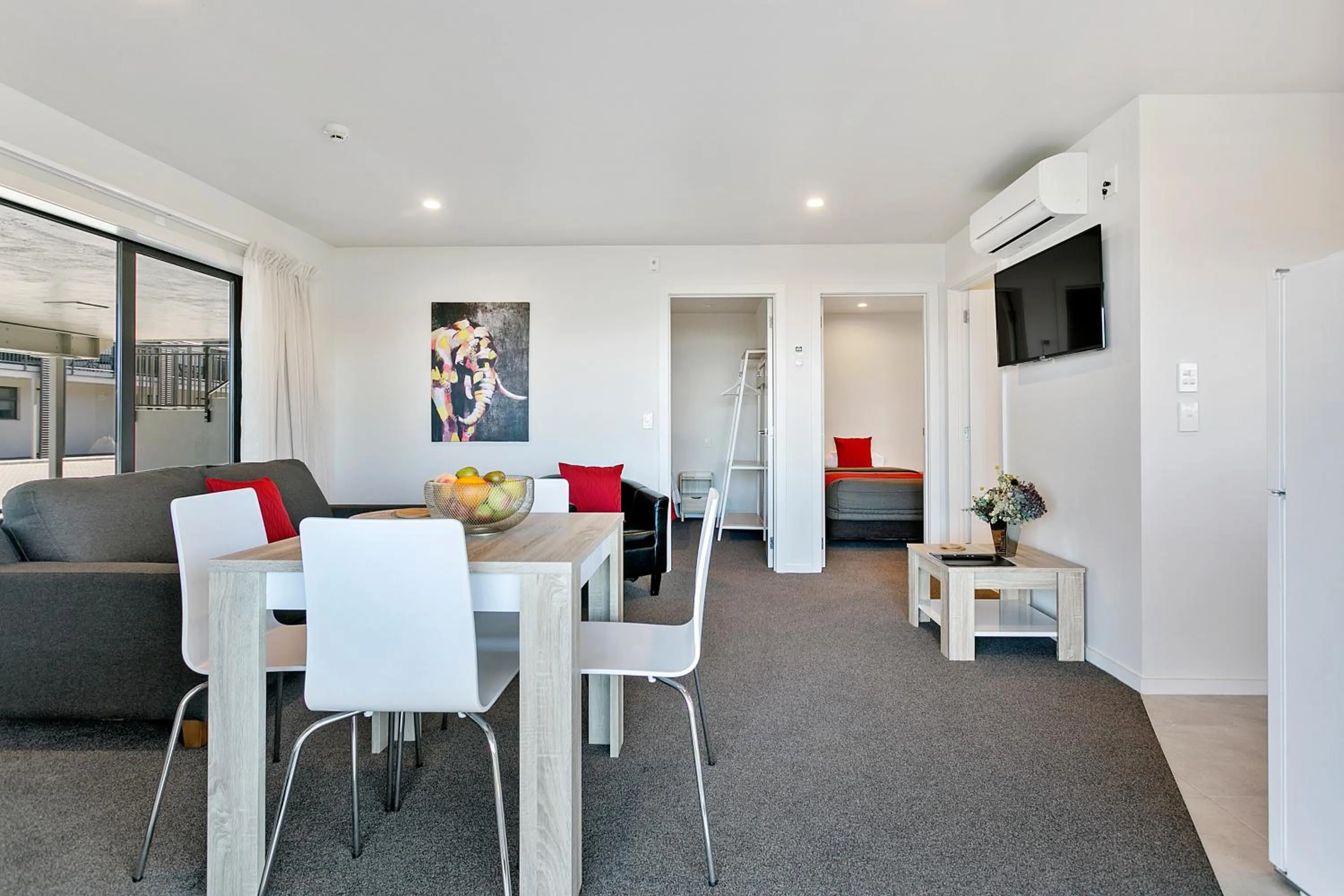 TV and multimedia in Acacia Lake View Motel