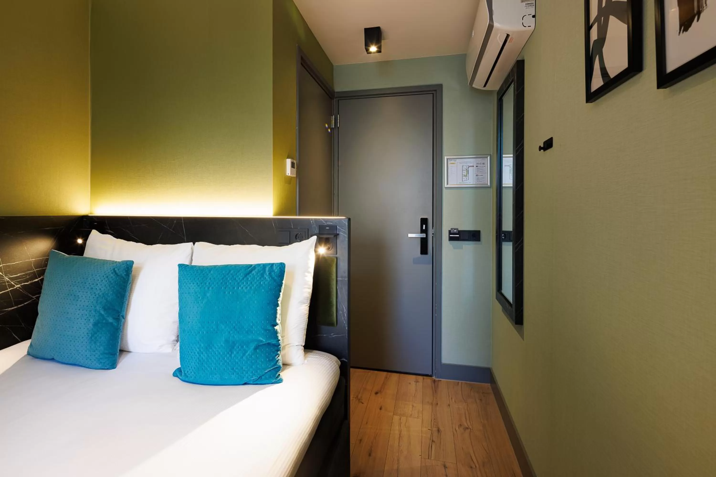 Bed in Ciao Papa Hotel Amsterdam Central Station