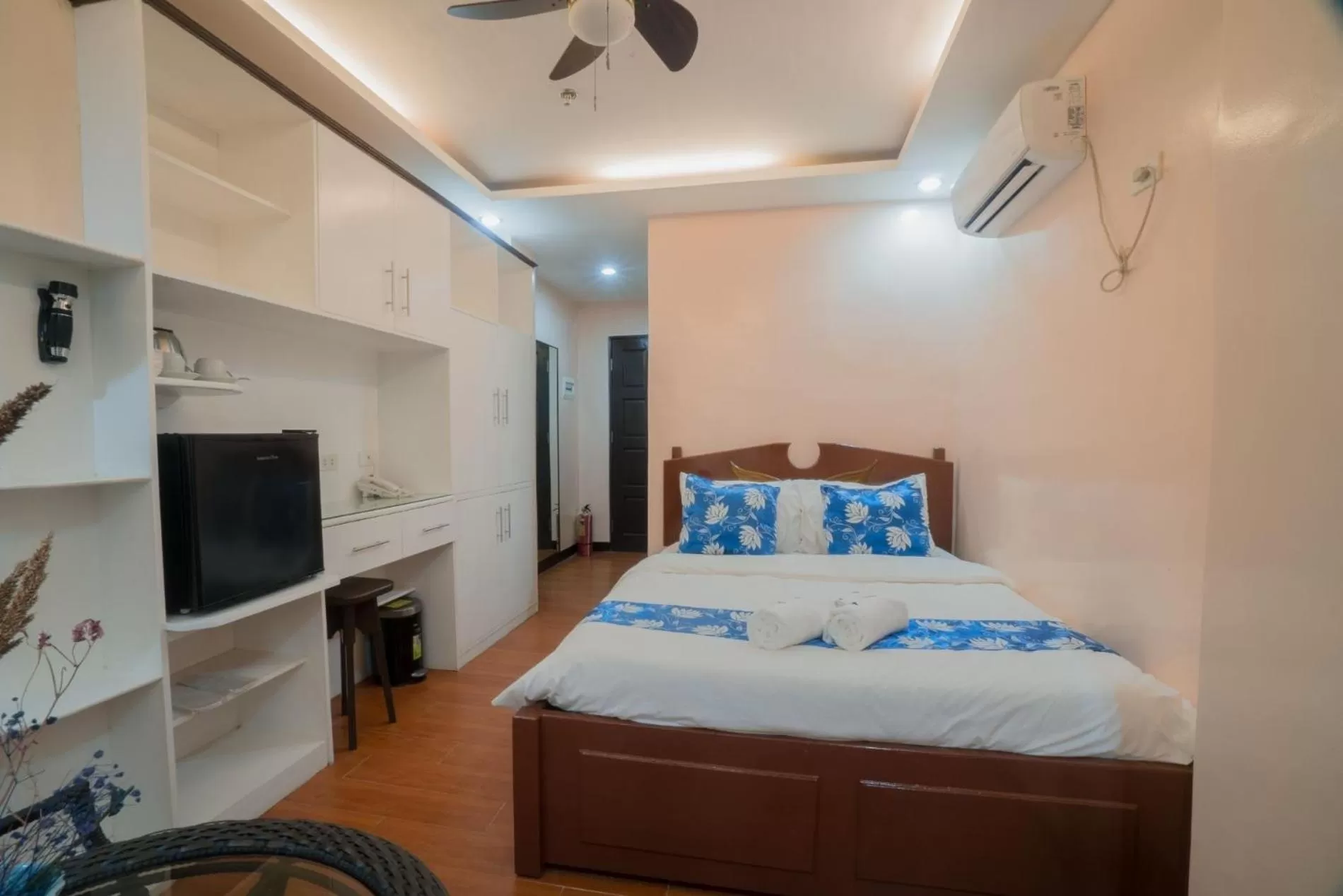 Bed in Skylodge Resort