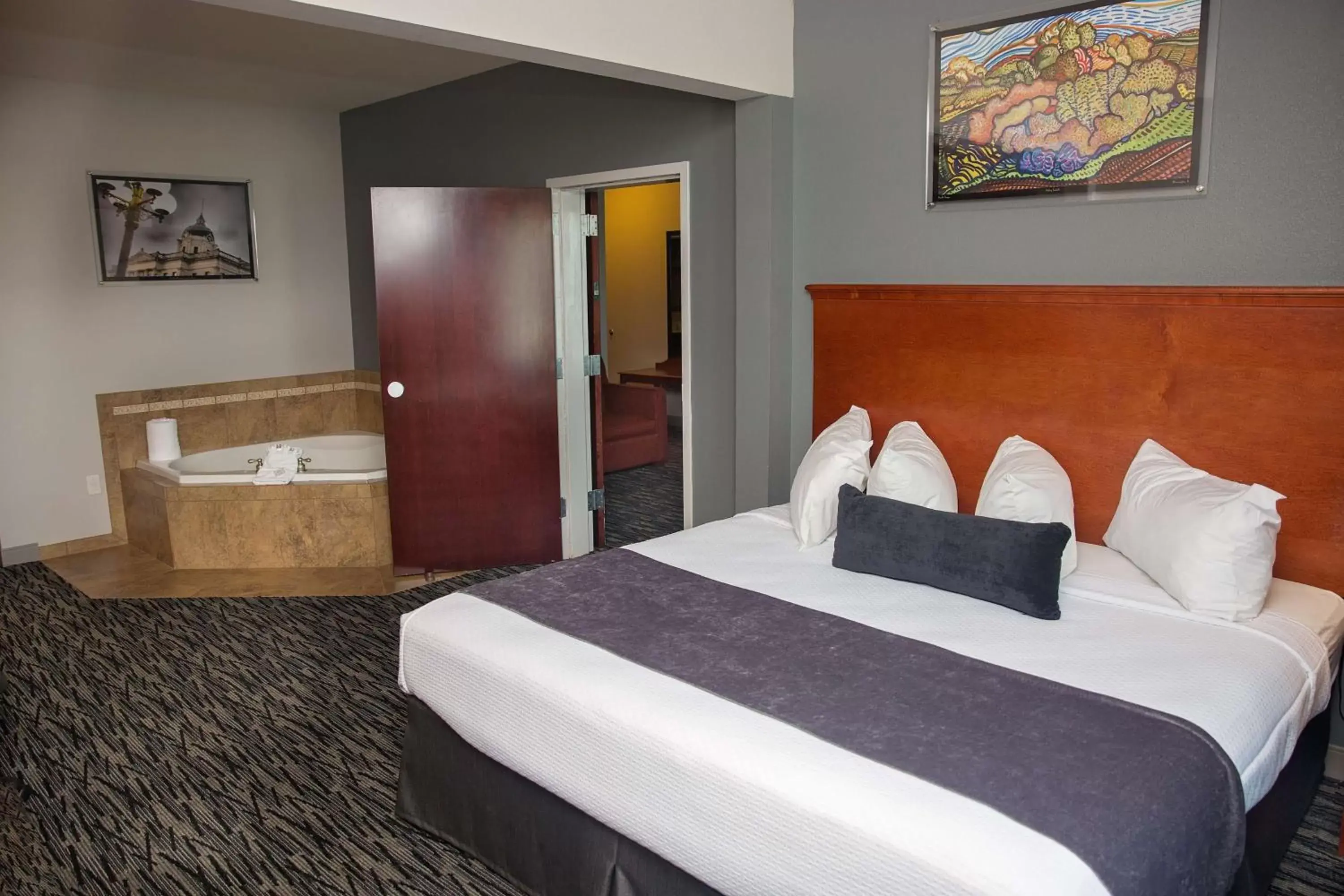 Bedroom, Bed in Parke Regency Hotel & Conf Ctr., BW Signature Collection Bedroom, Bed in Parke Regency Hotel & Conf Ctr., BW Signature Collection
