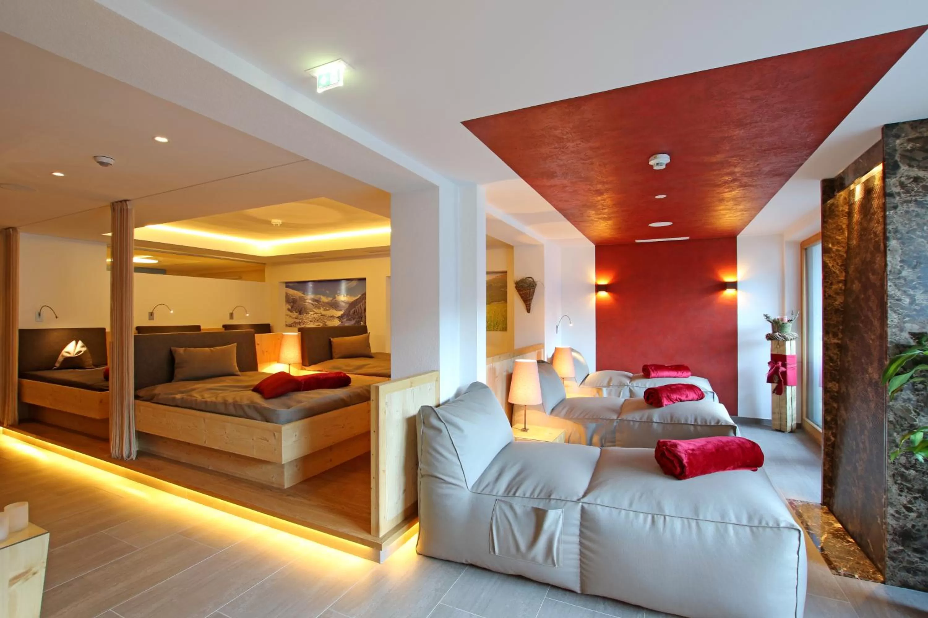 Spa and wellness centre/facilities, Bed in Hotel Schwarzer Adler