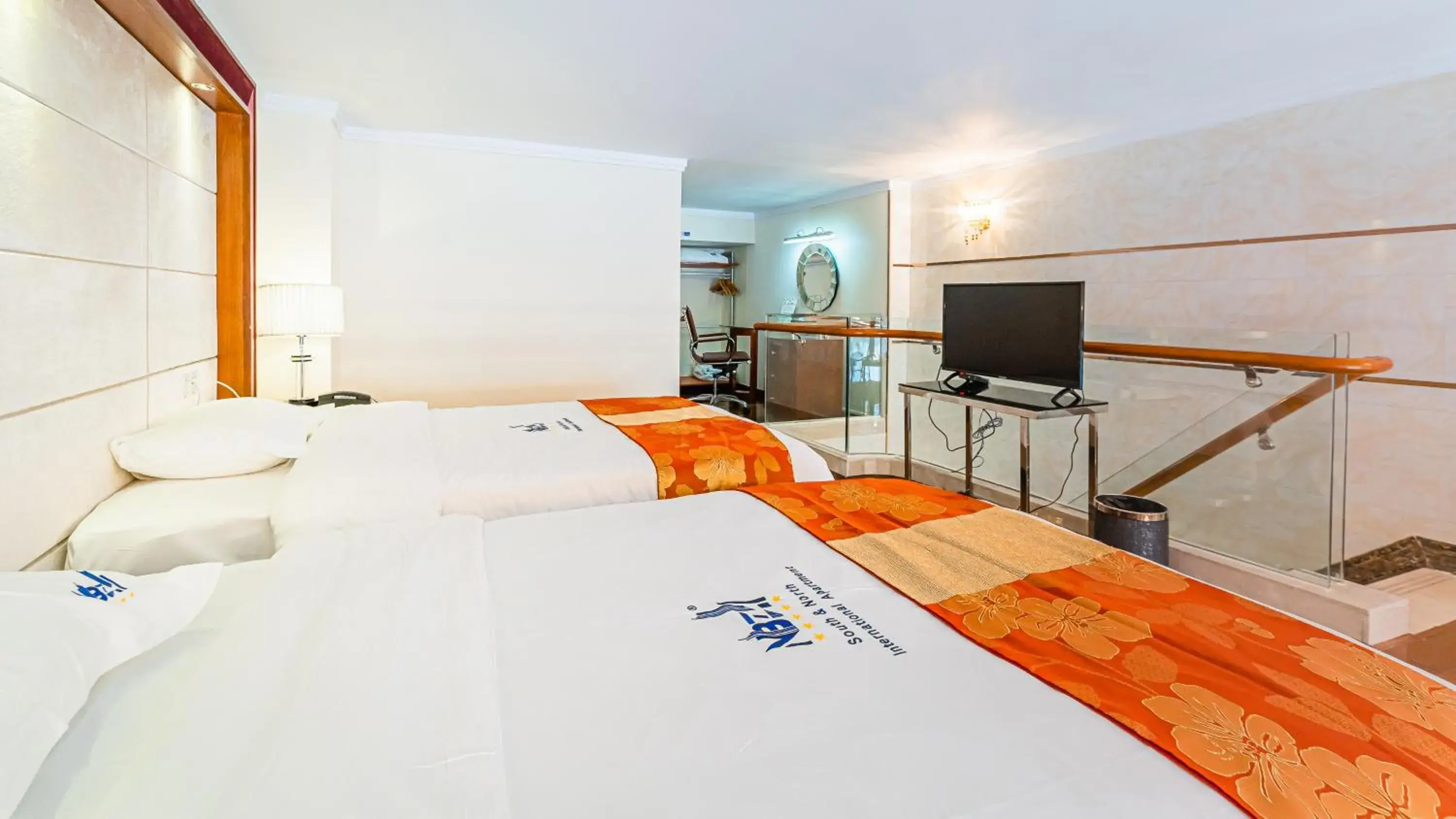 Bed in South & North International Apartment - Beijing Road -Free shuttle to Canton Fair