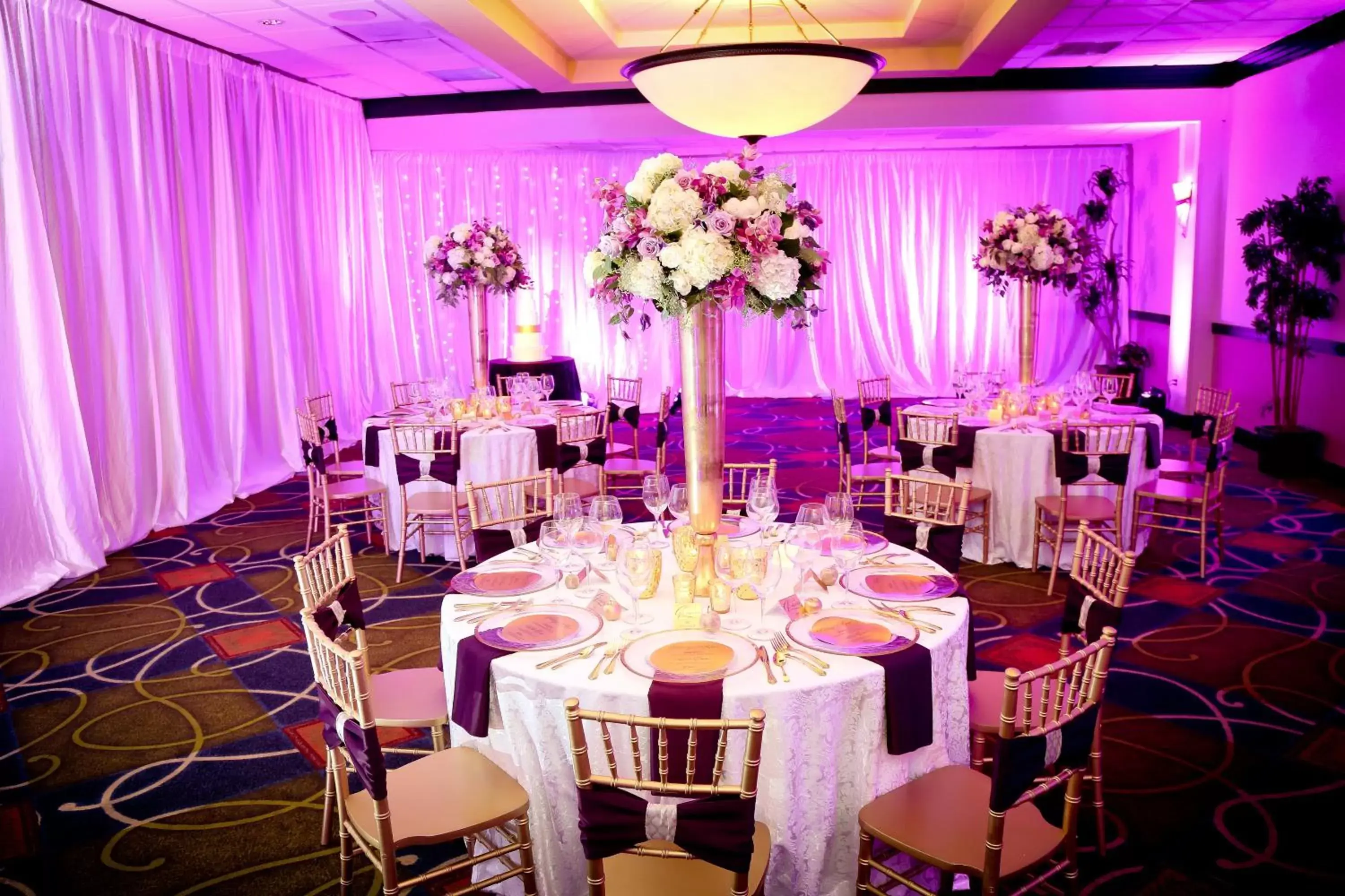 Banquet/Function facilities, Restaurant/Places to Eat in Crowne Plaza Hotel Fort Myers at Bell Tower Shops, an IHG Hotel