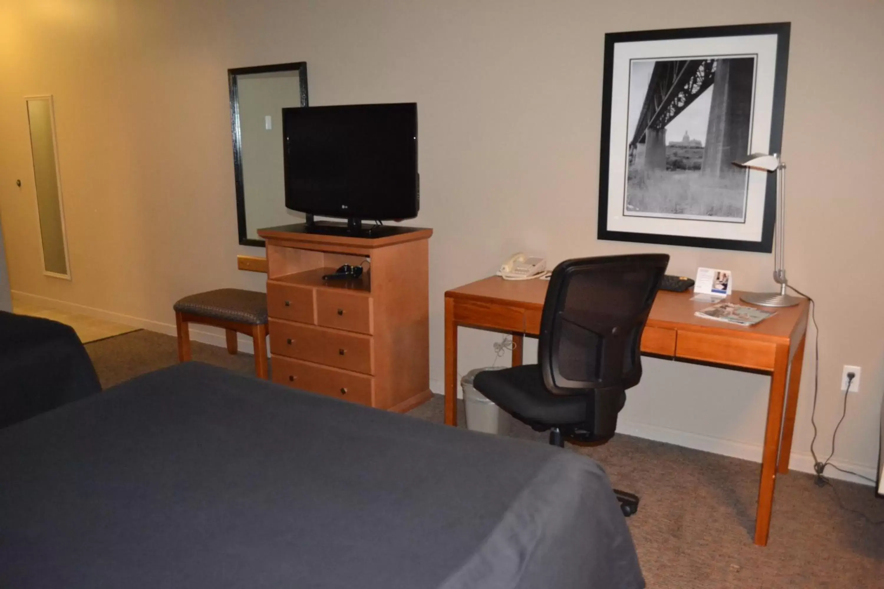TV and multimedia, TV/Entertainment Center in Royal Hotel West Edmonton, Trademark Collection by Wyndham