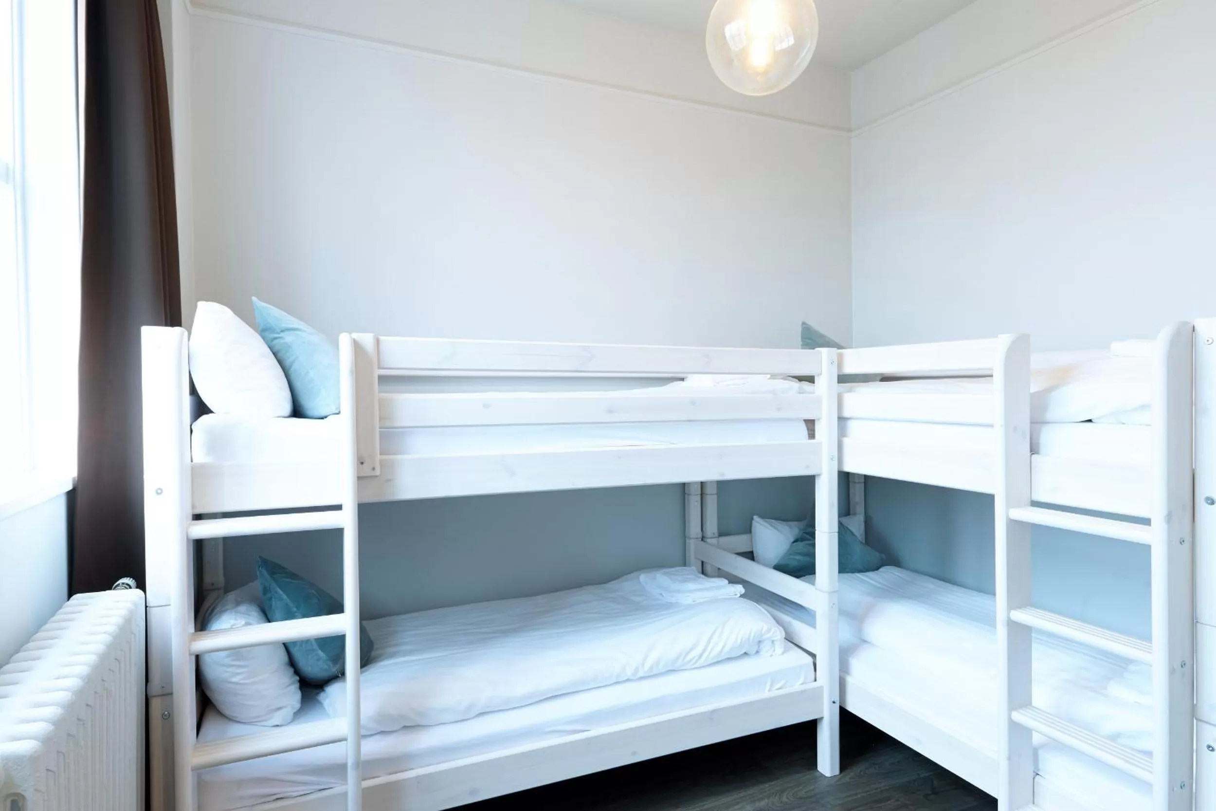 Bedroom, Bed in Fosshotel Baron