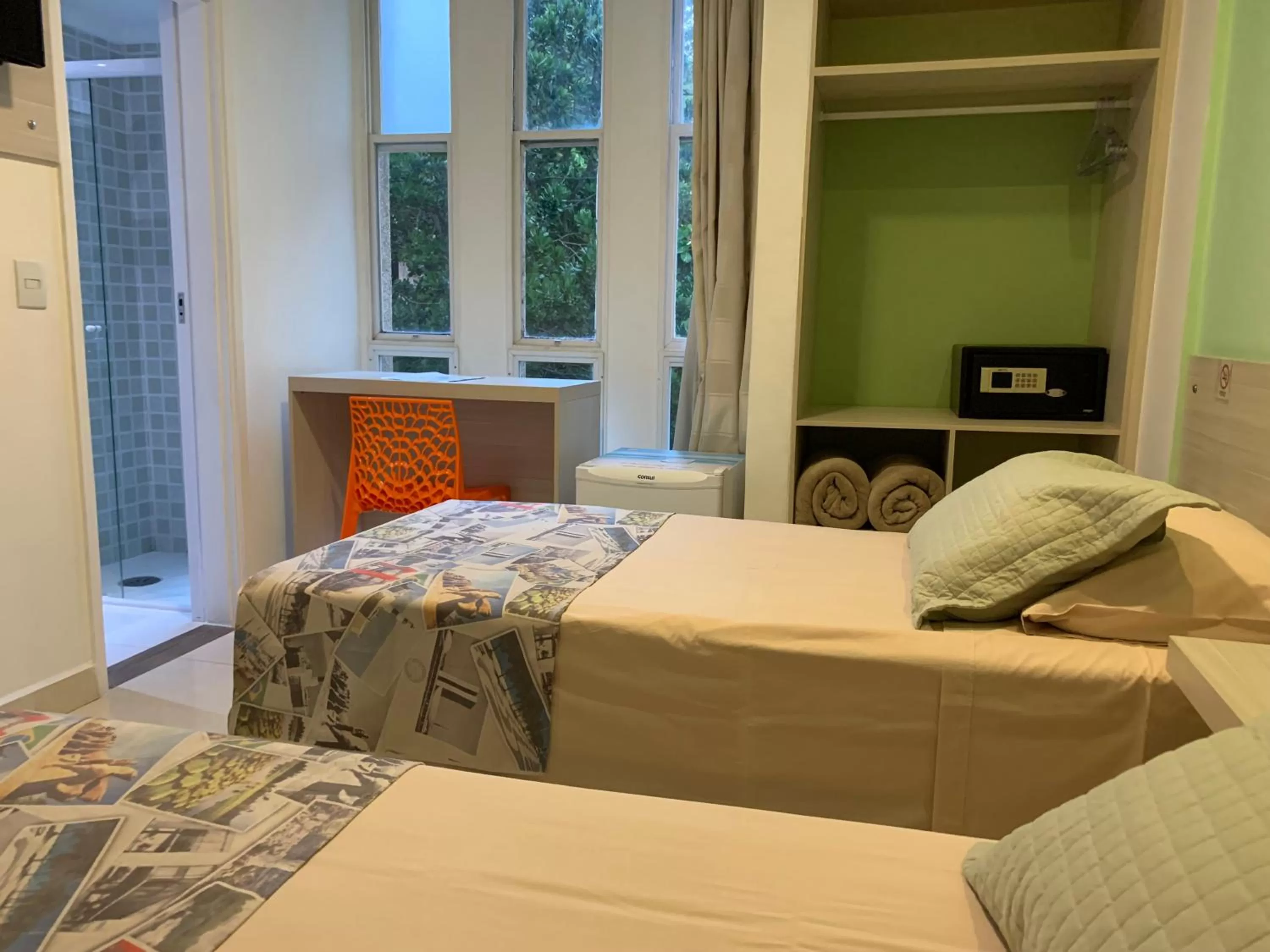 Bed in Grand Hotel Guarujá - A sua Melhor Experiência Beira Mar na Praia!