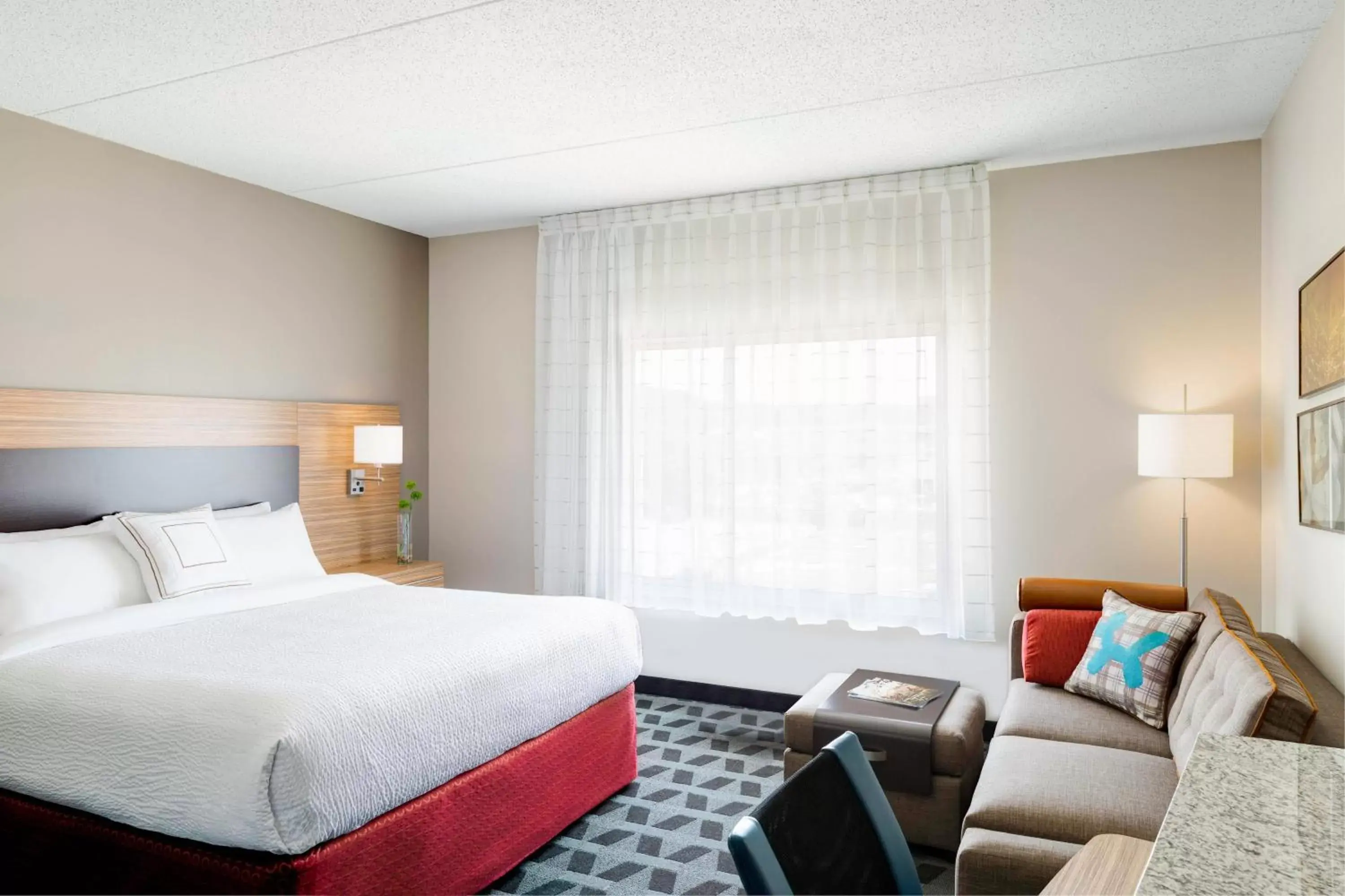Photo of the whole room, Bed in TownePlace Suites by Marriott Grand Rapids Airport Southeast