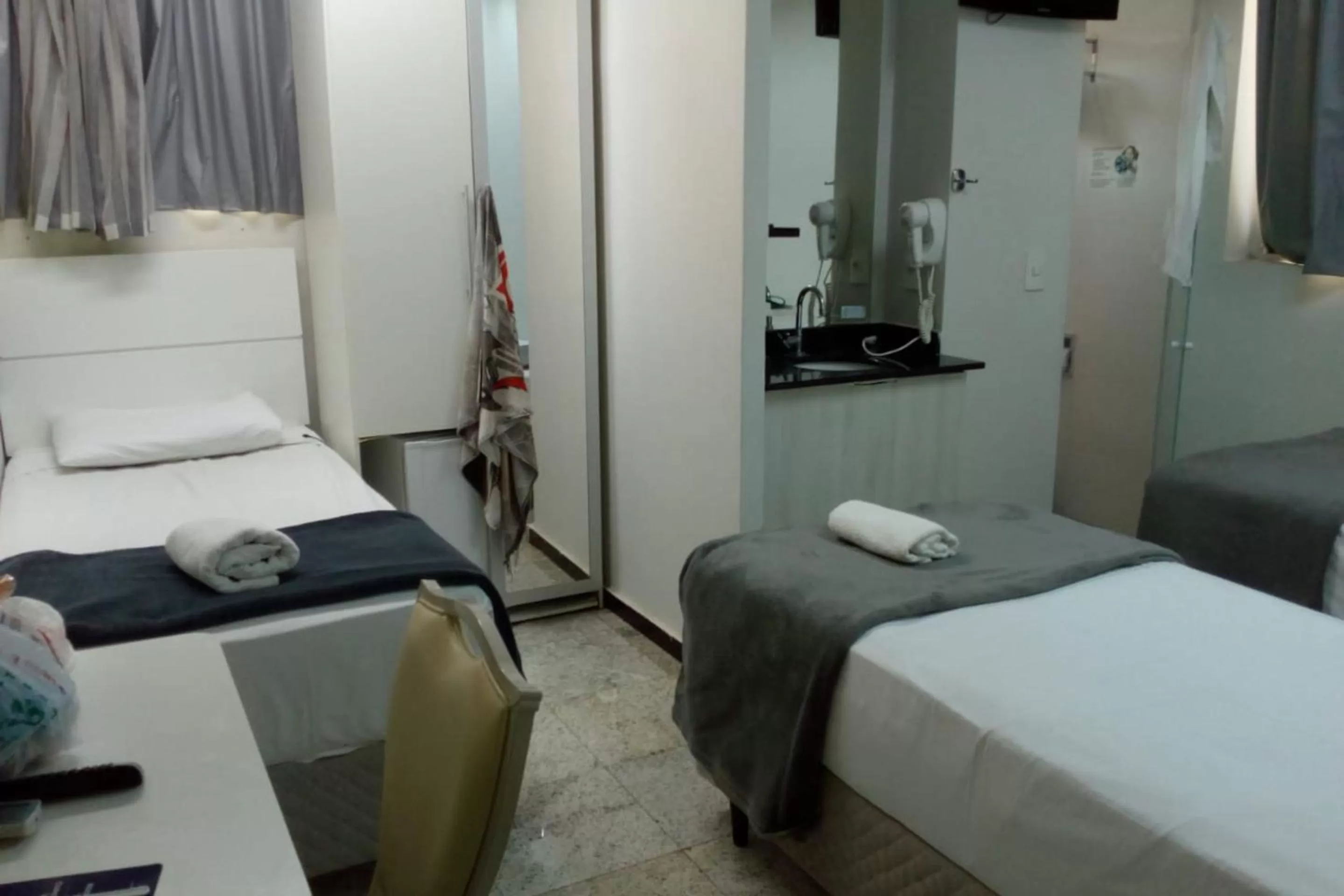 Bedroom, Bed in Compacto Hotel