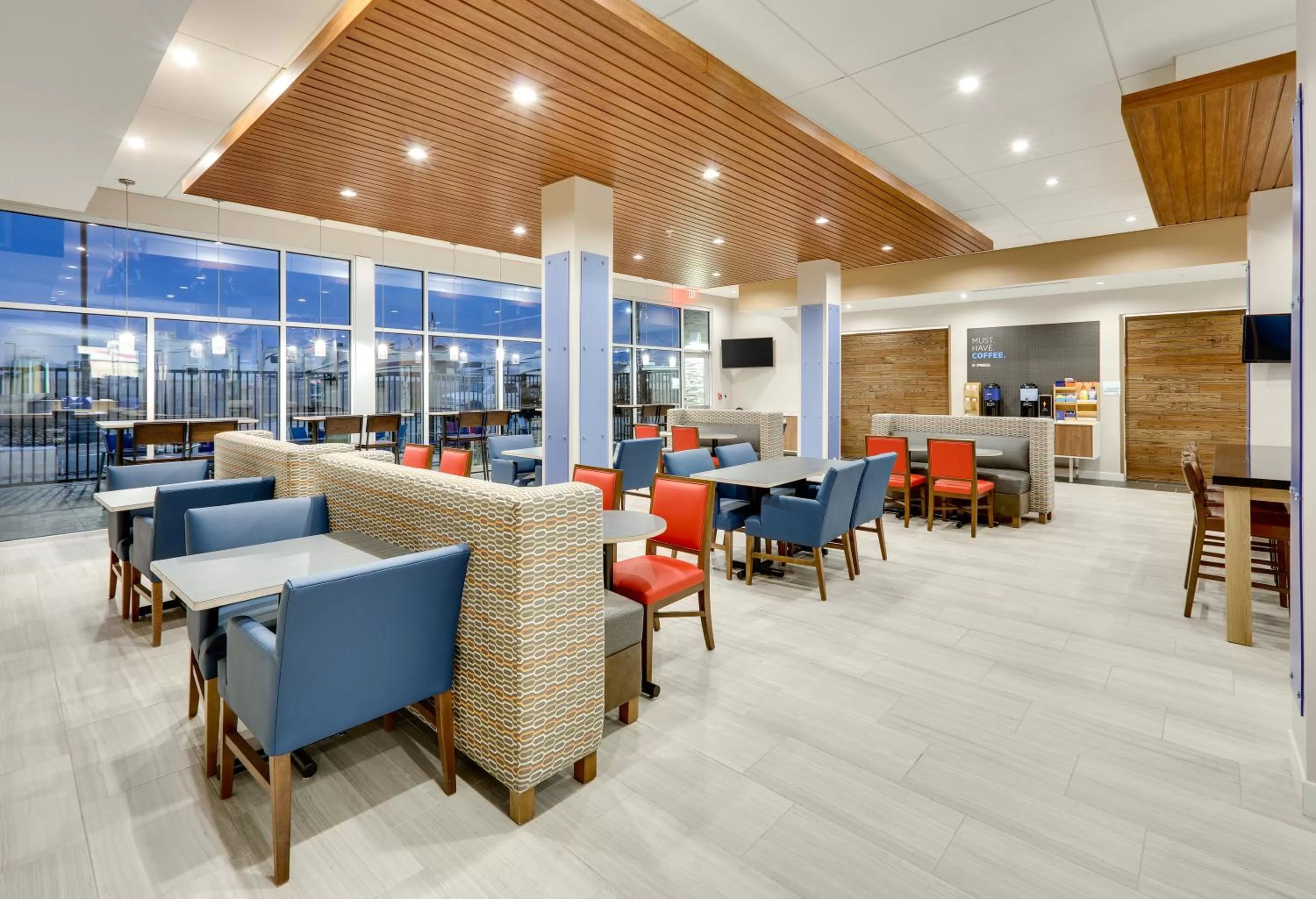 Lounge or bar in Holiday Inn Express - Kermit by IHG