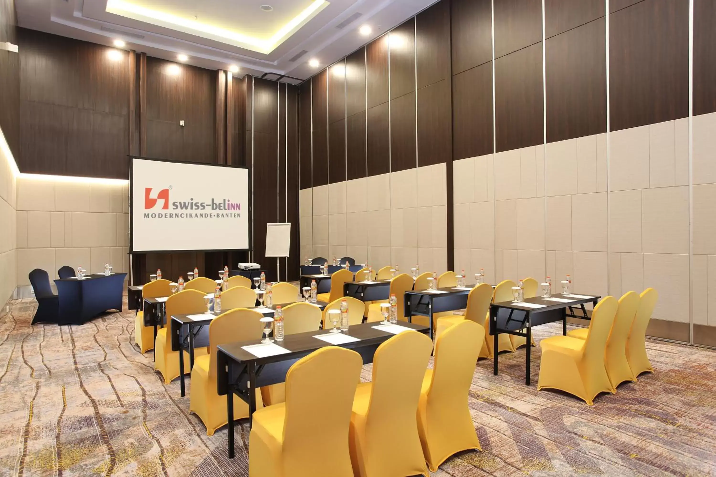 Business facilities in Swiss-Belinn Modern Cikande