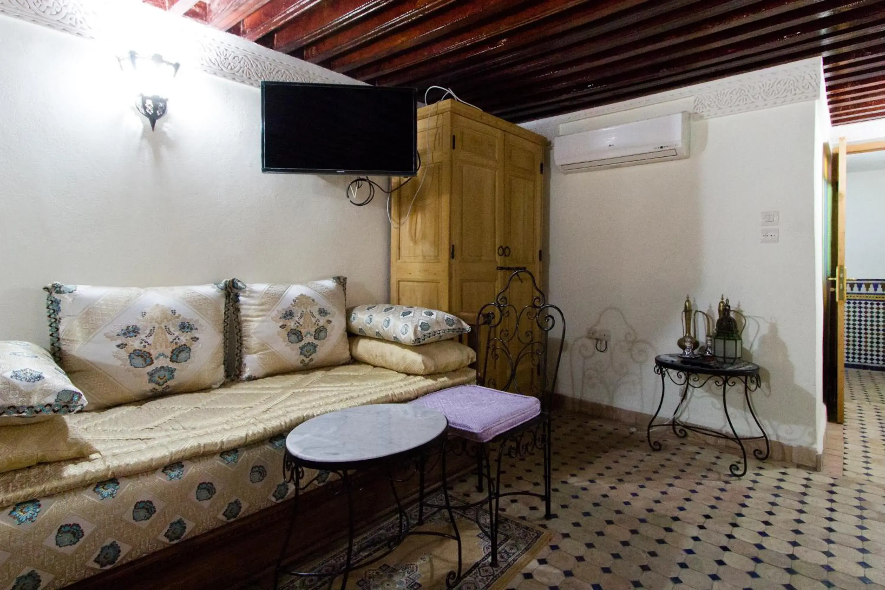 Photo of the whole room, Seating Area in Riad Taryana