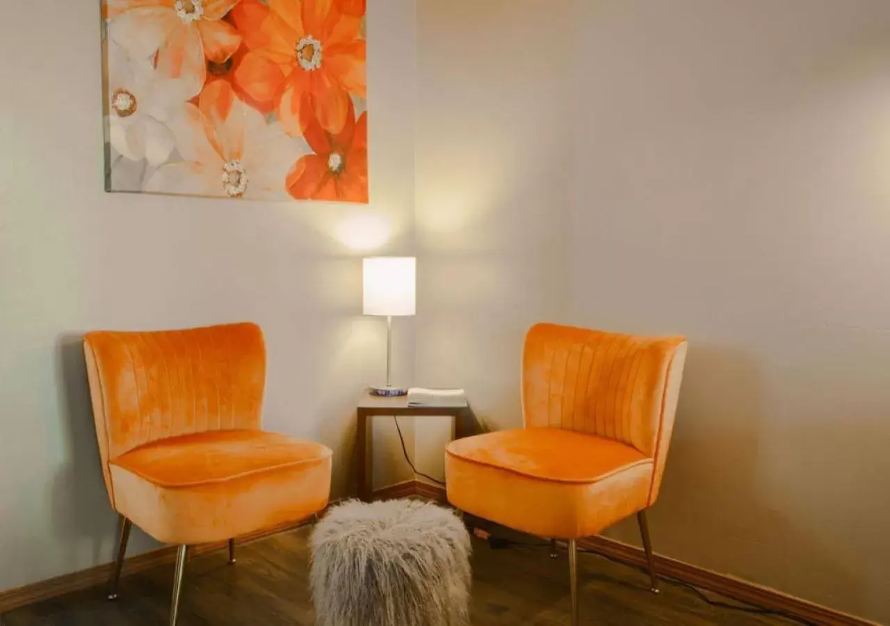 Seating Area in Shady Acre Inn and Suites