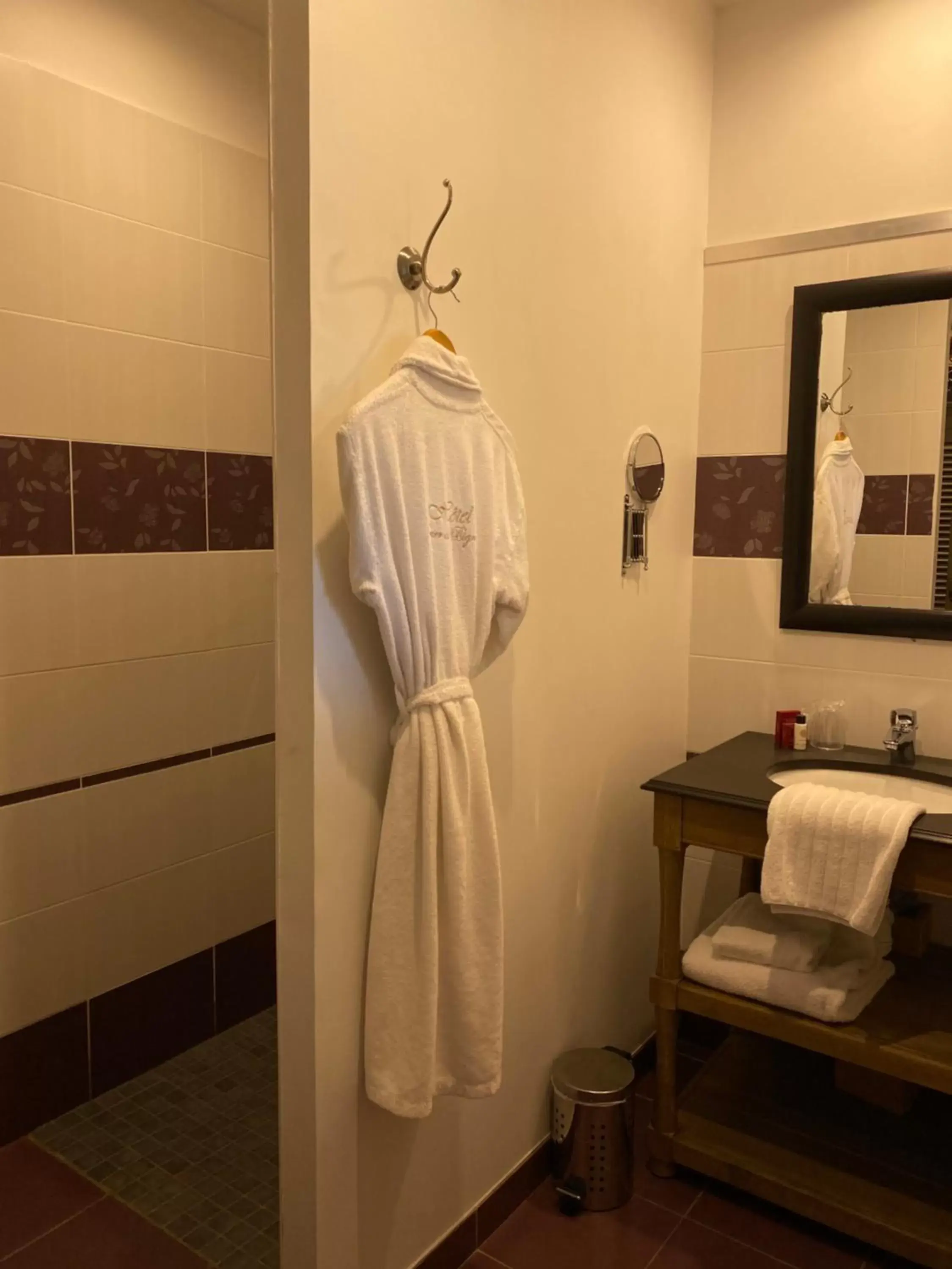 Bathroom in Hôtel & Spa Perier Du Bignon