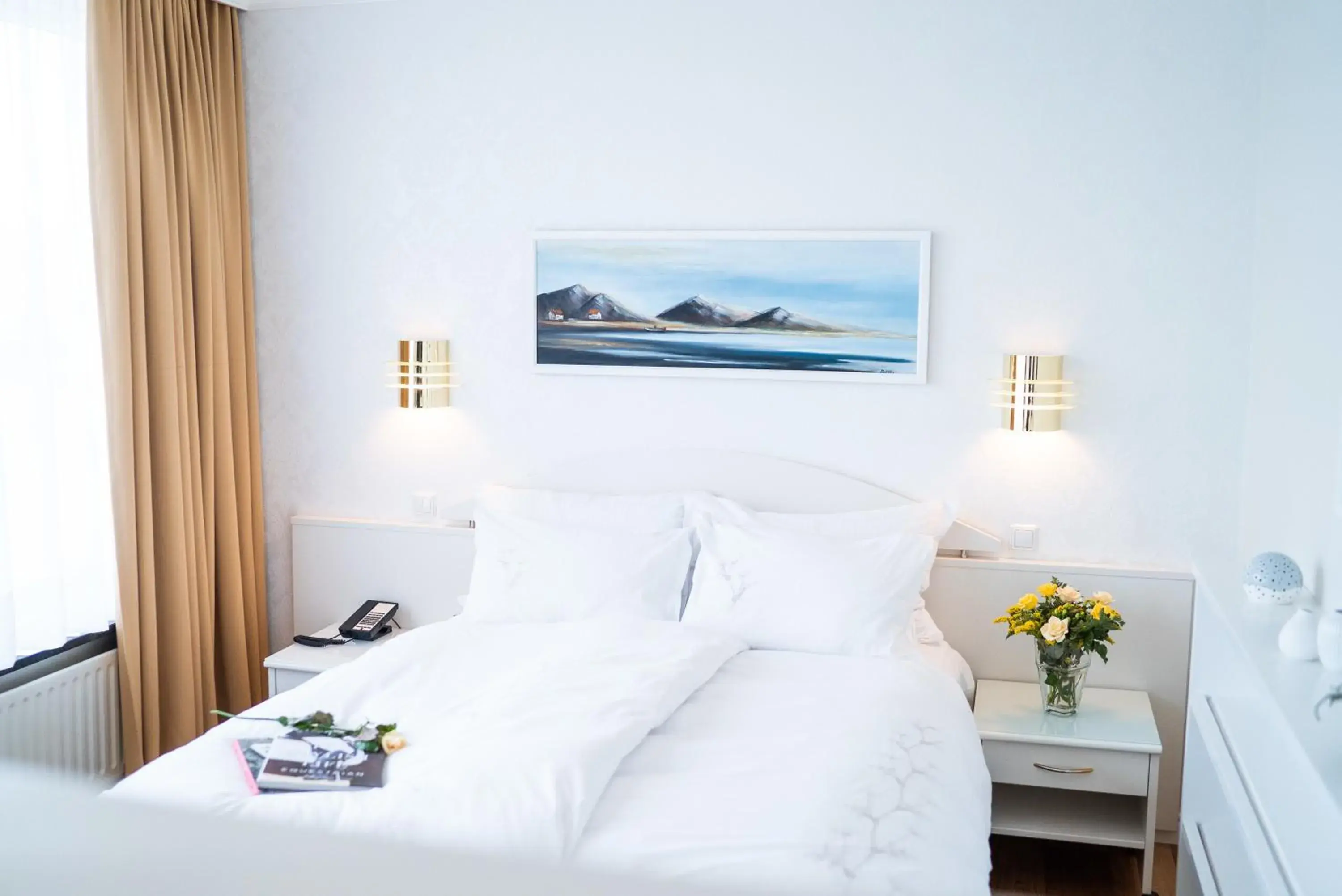 Photo of the whole room, Bed in Hotel Keflavik by Reykjavik Keflavik Airport