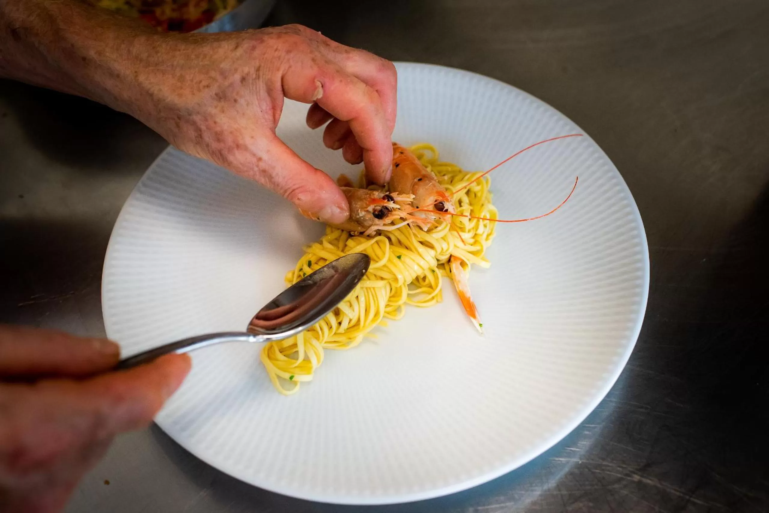 Restaurant/places to eat in M2 Hotel