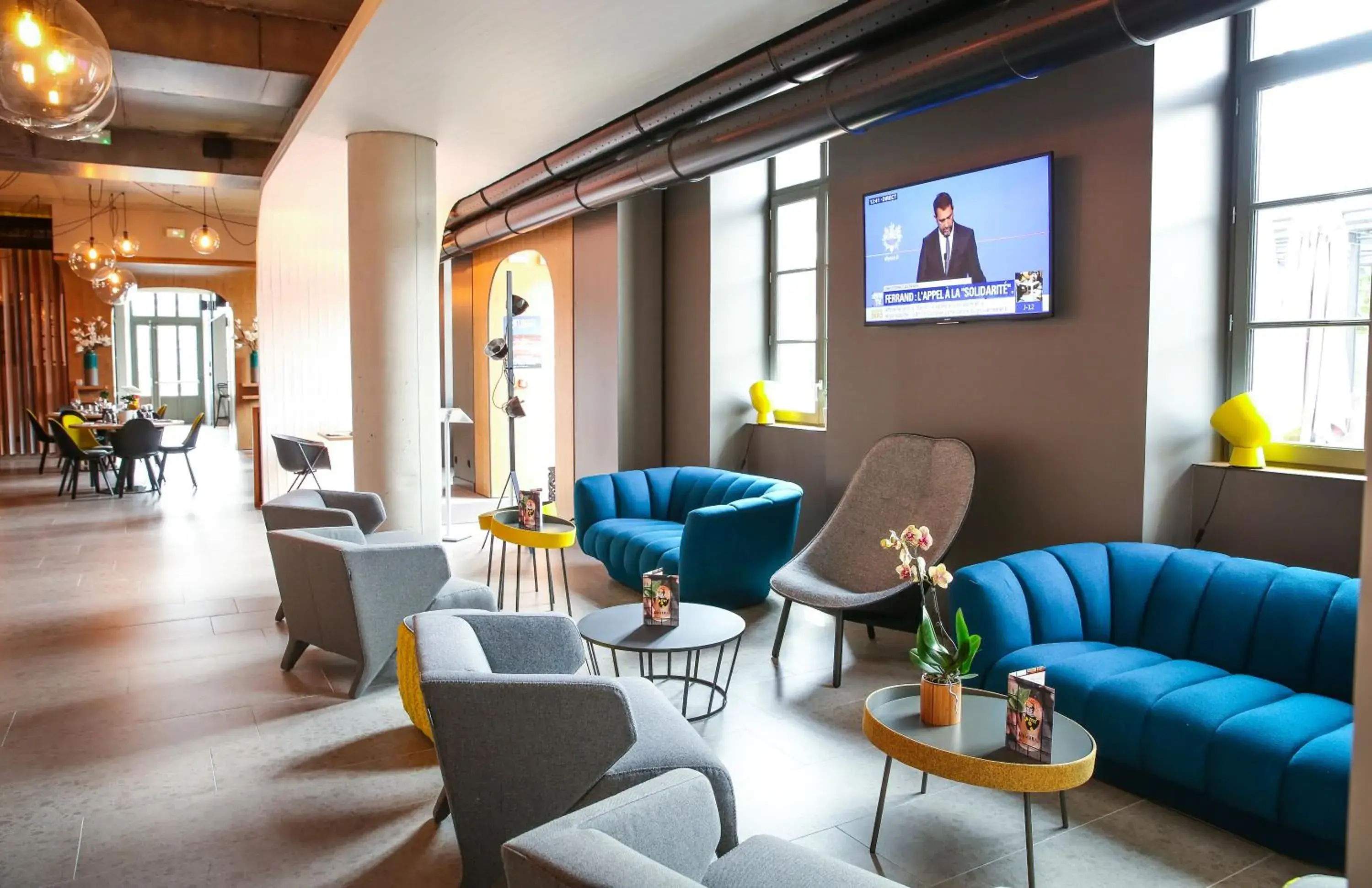 Lounge or bar in Novotel Saint Brieuc Centre Gare