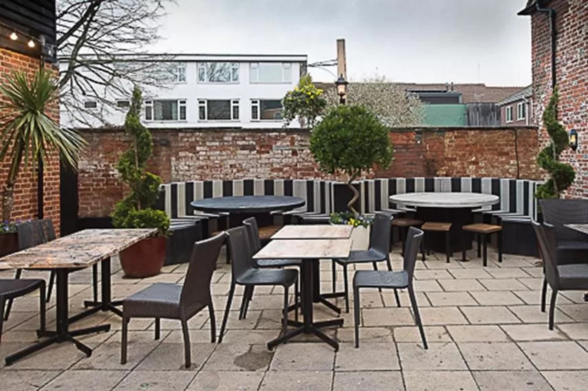 Patio in The Hatchet Inn Wetherspoon