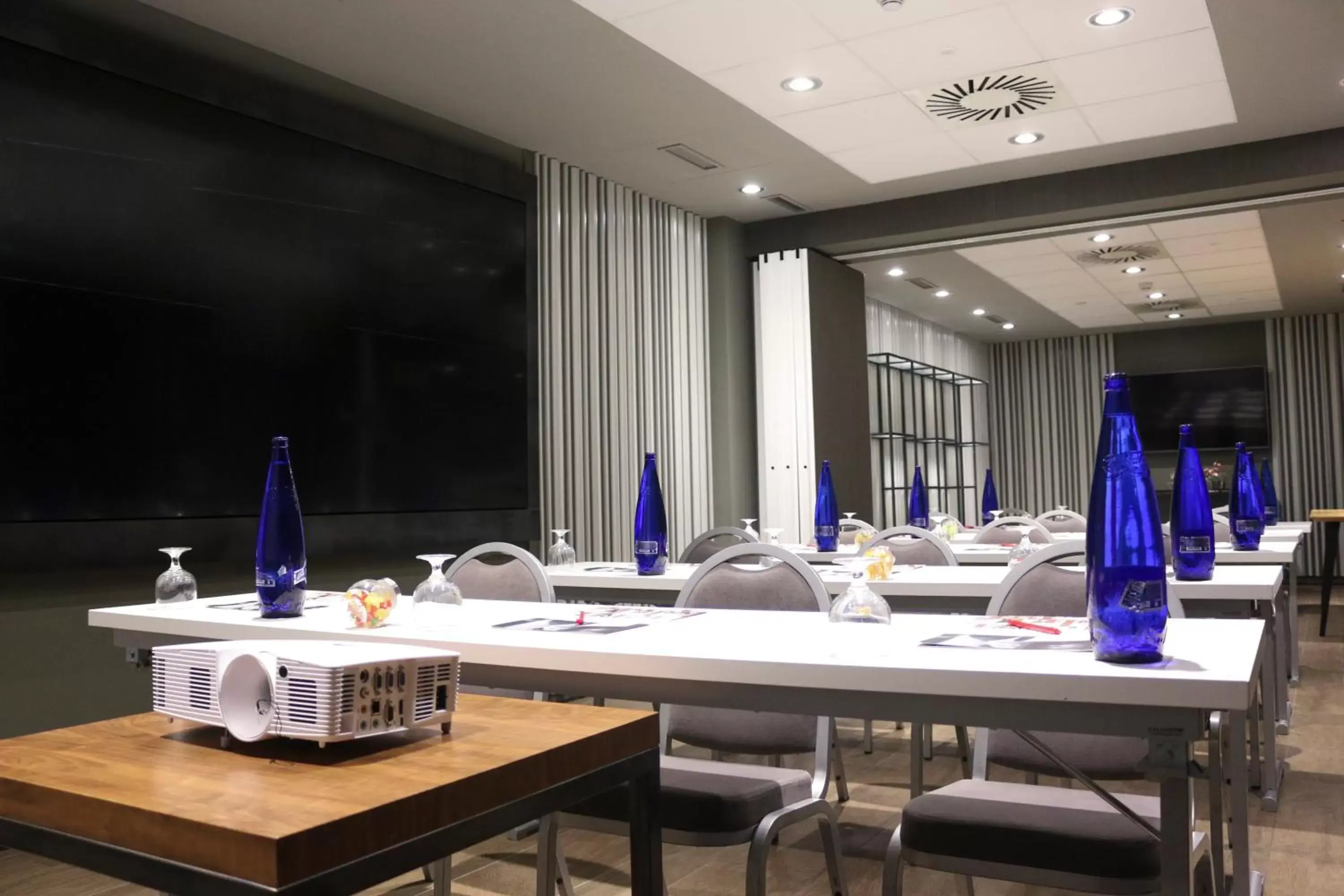 Meeting/conference room in Mercure Madrid Centro