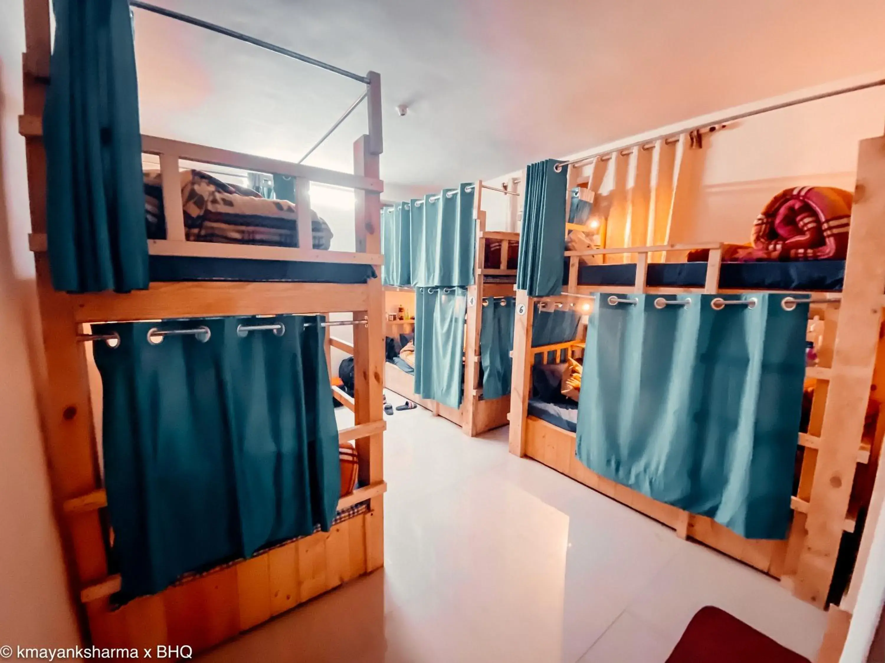 Photo of the whole room, Bunk Bed in Backpackers Headquarter Manali