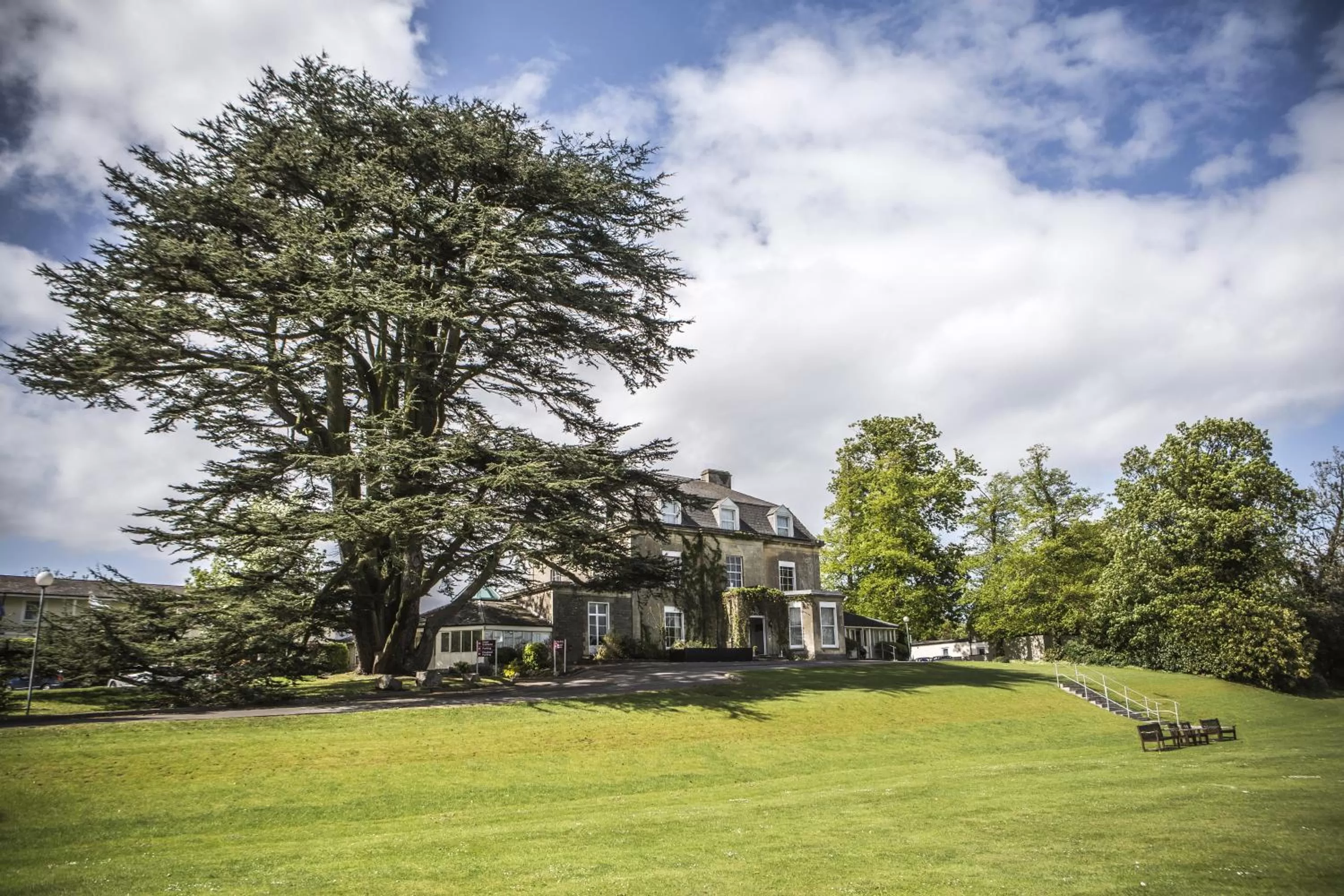 Facade/entrance in Mercure Bristol North The Grange Hotel