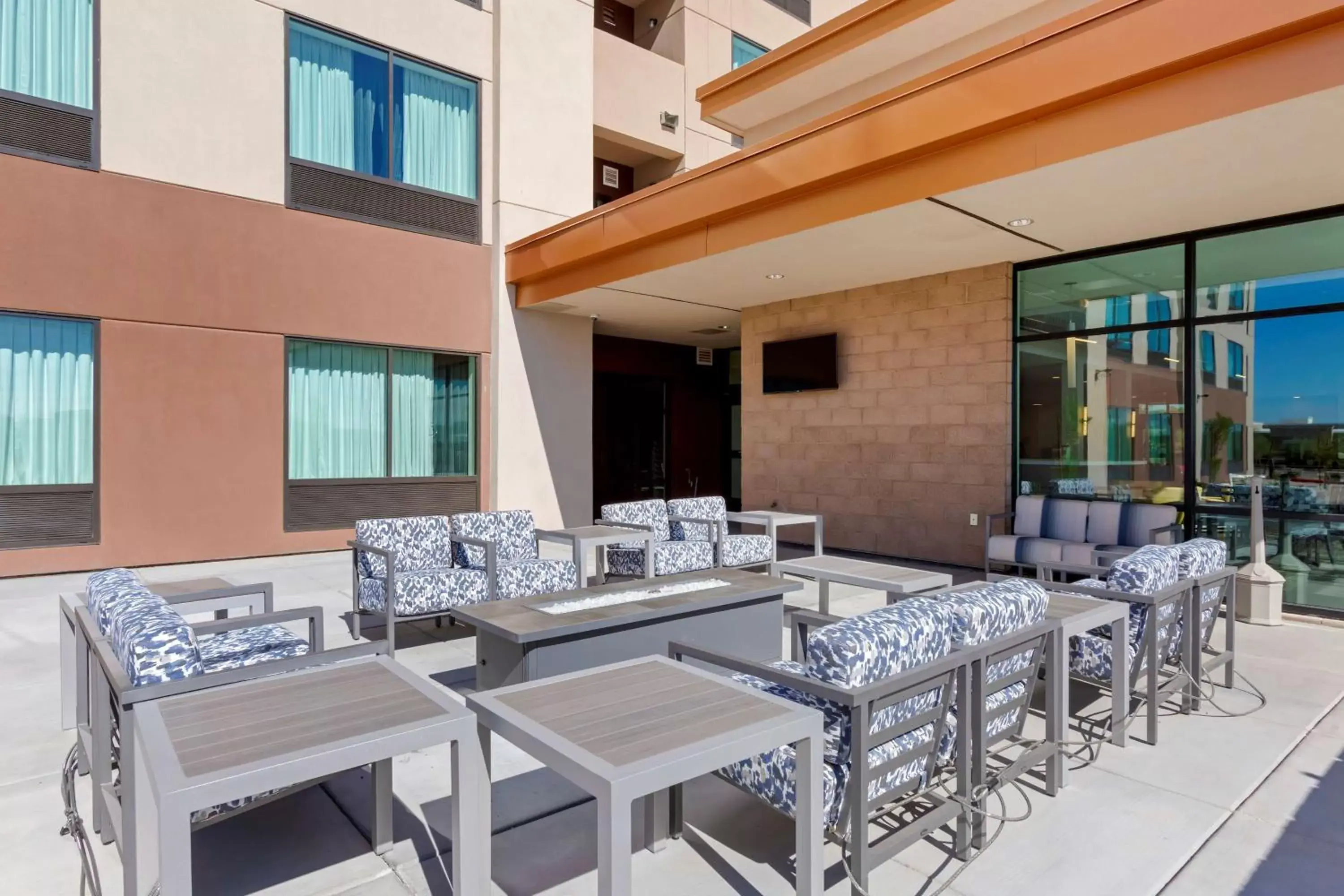 Patio, Restaurant/Places to Eat in Best Western Plus Executive Residency Phoenix North Happy Valley