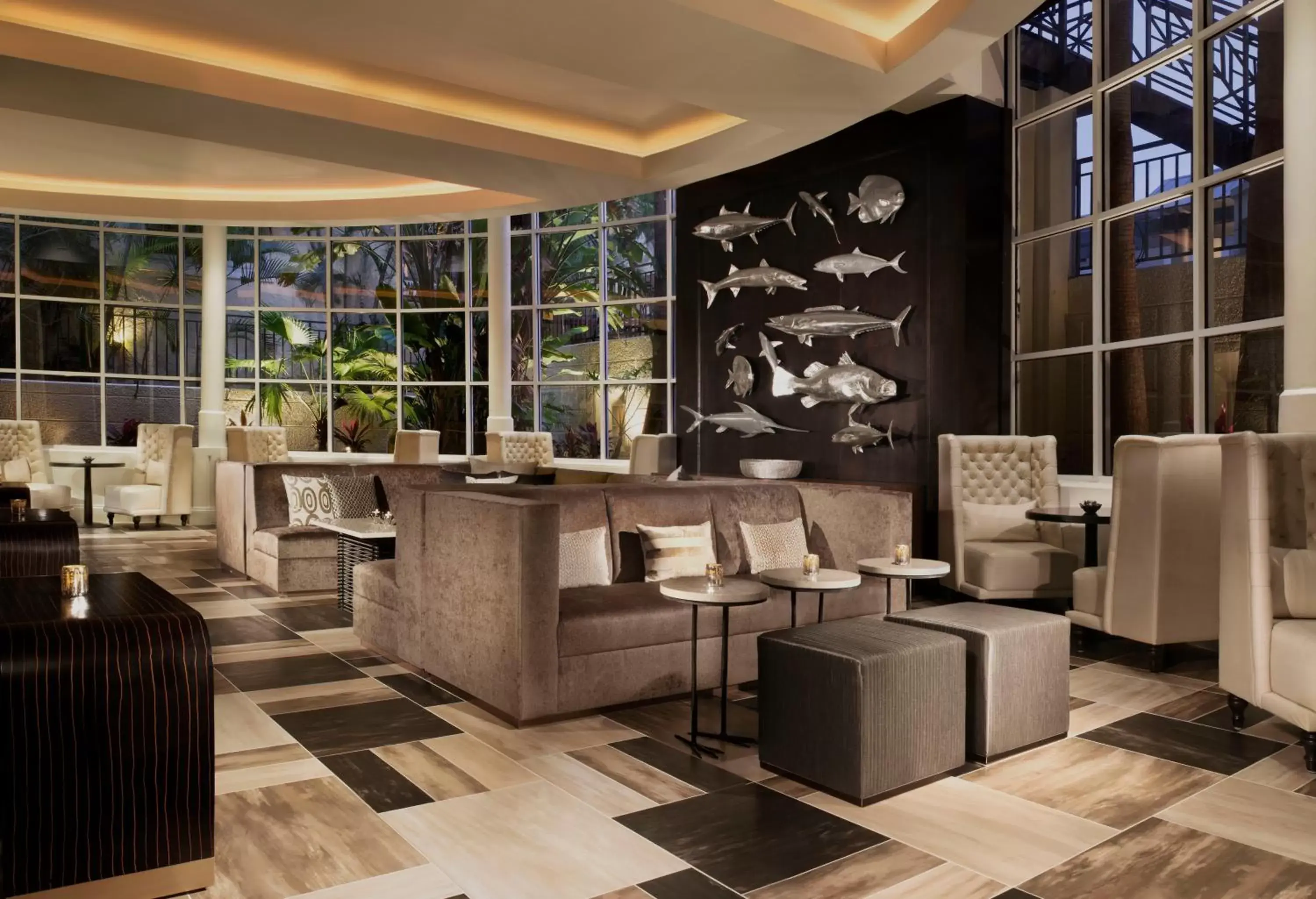 Restaurant/places to eat, Lounge/Bar in Crowne Plaza Key West-La Concha