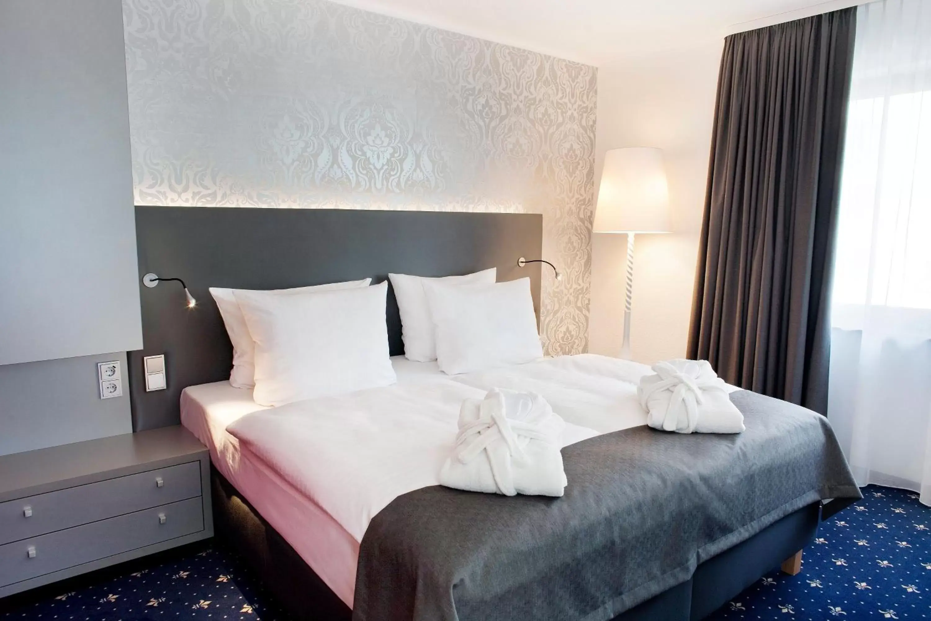 Photo of the whole room, Bed in Holiday Inn Dresden - City South, an IHG Hotel