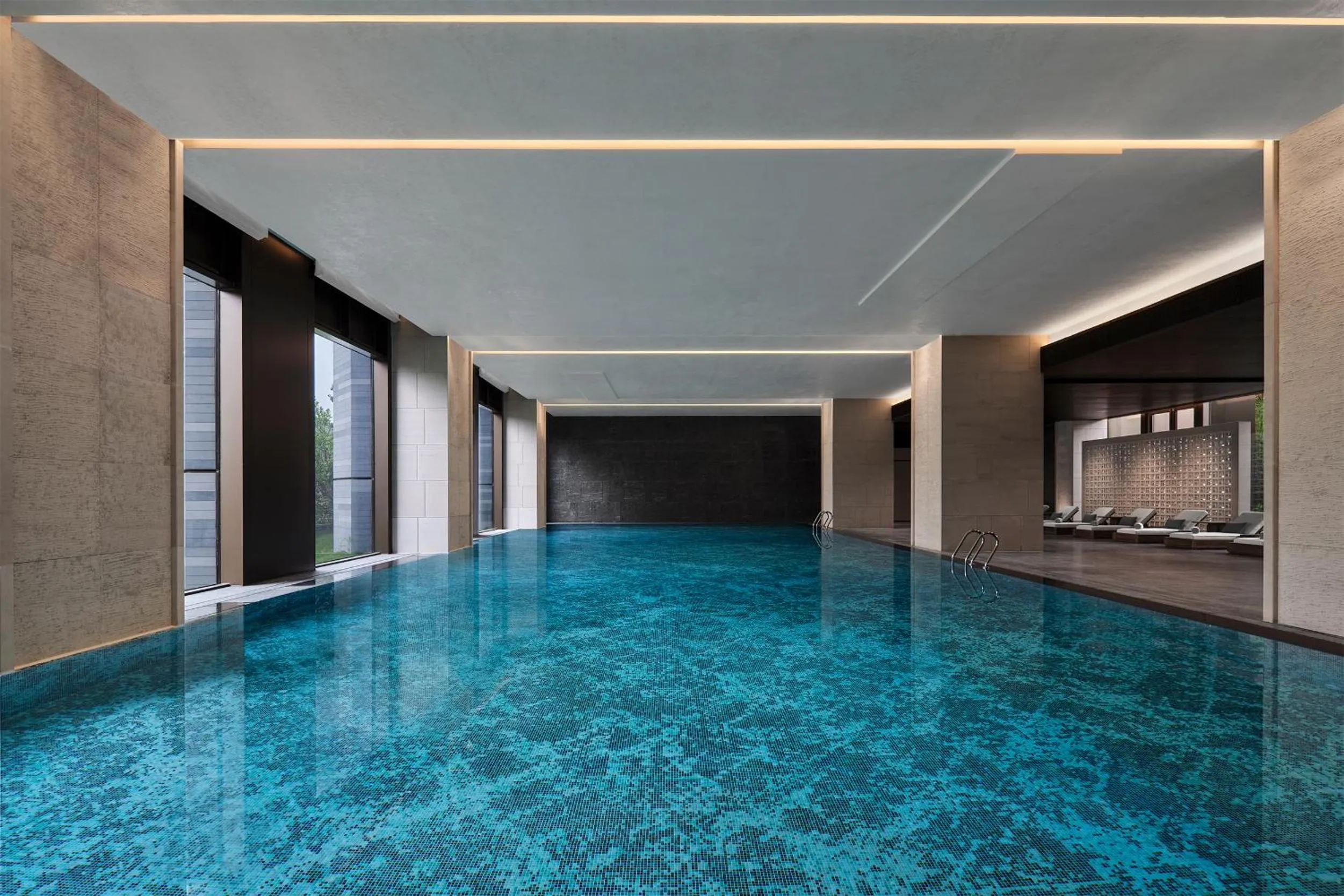 Swimming pool in Guangzhou Marriott Hotel Baiyun