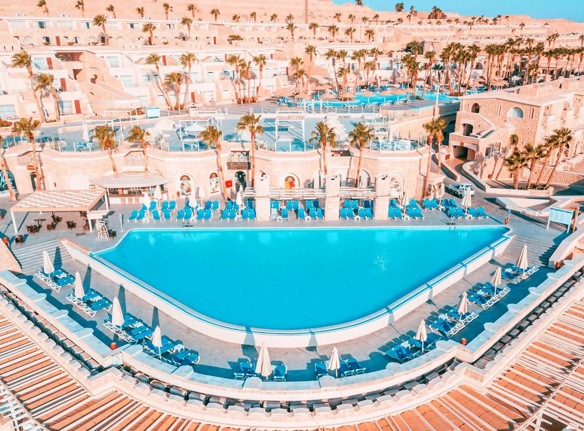 Swimming pool, Pool View in Pickalbatros Citadel Resort Sahl Hasheesh