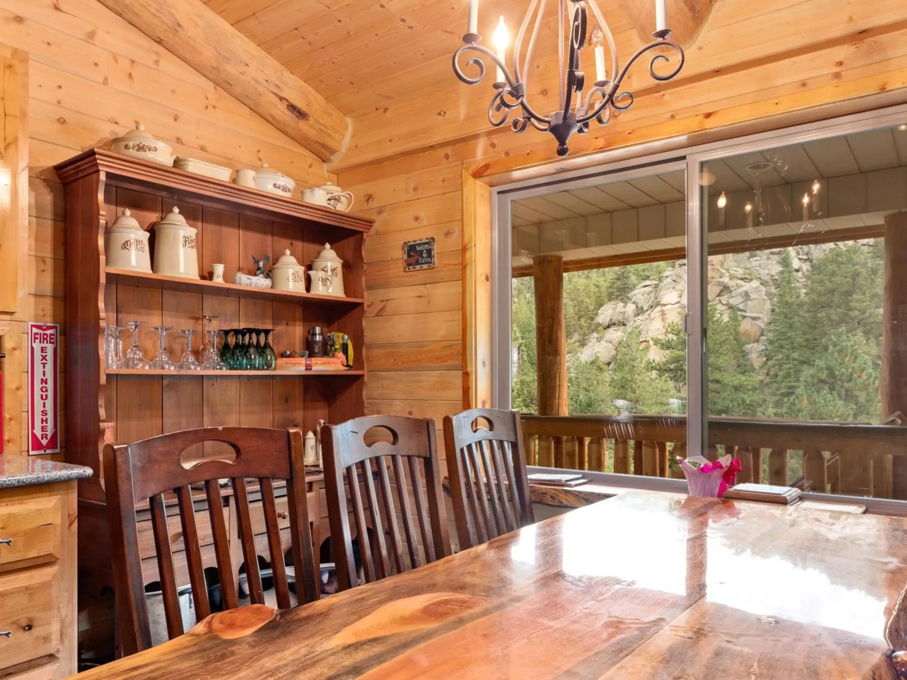 Dining Area in Pine Haven Resort