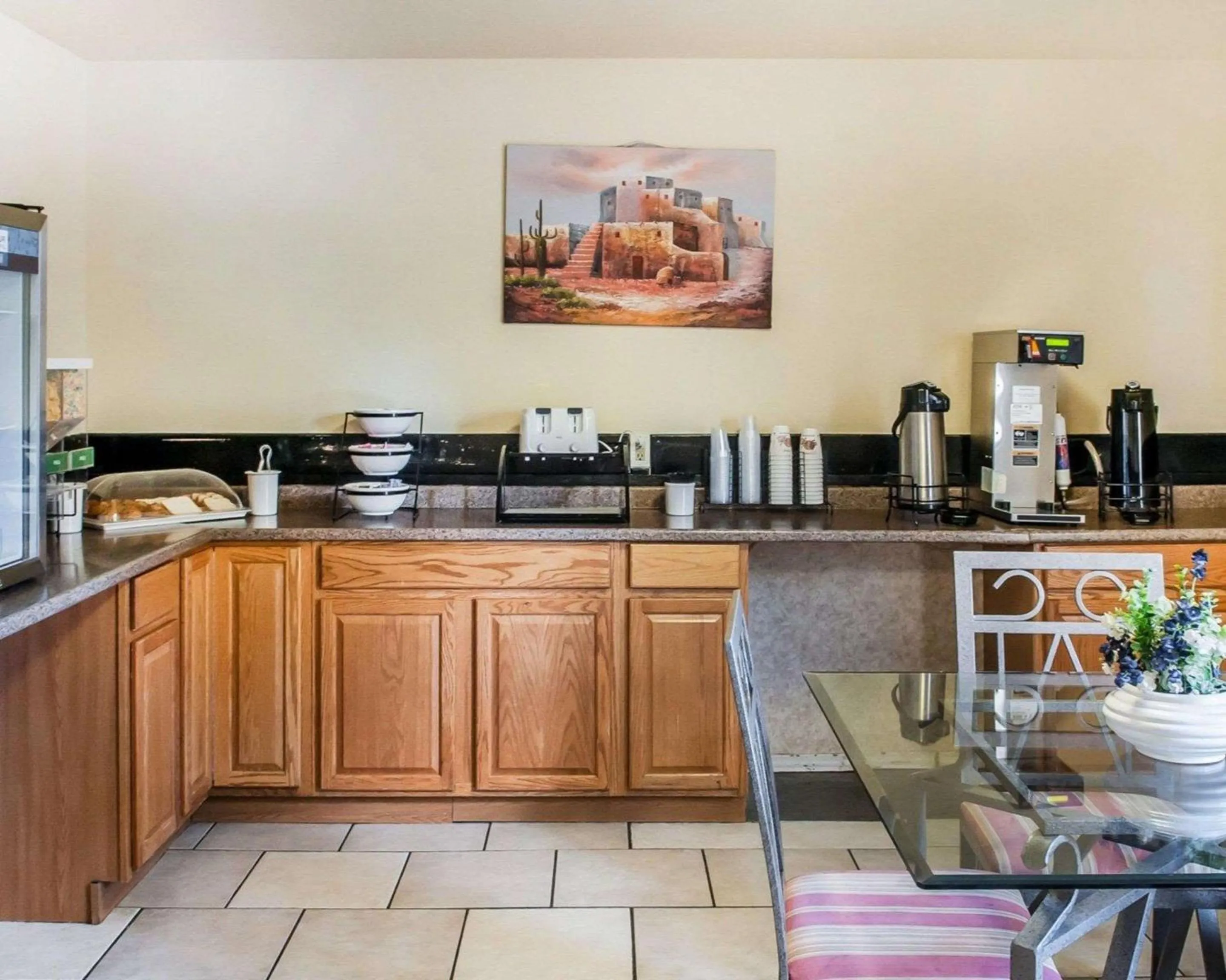 Restaurant/places to eat in Rodeway Inn Espanola