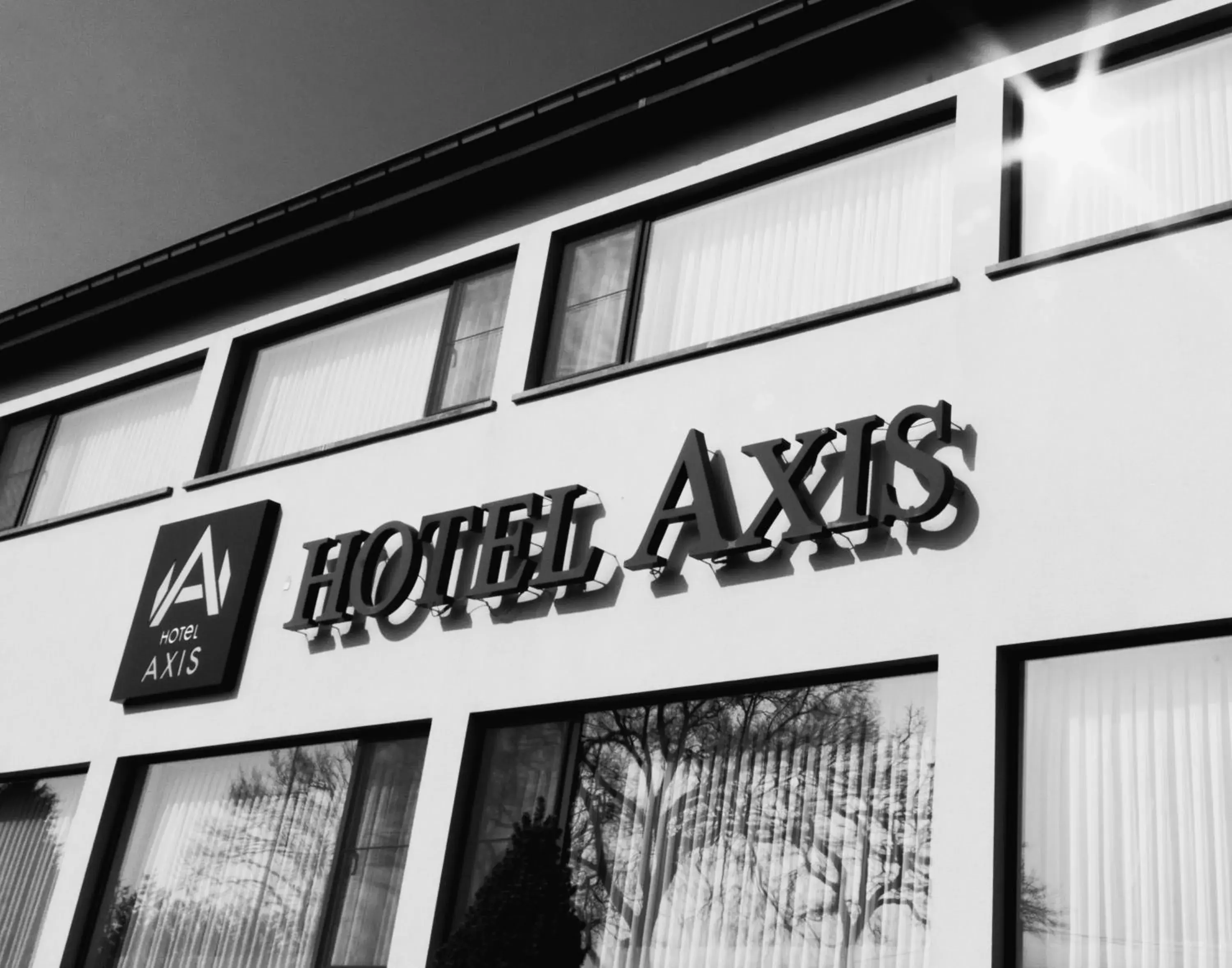 Facade/entrance, Property Logo/Sign in Axis Hotel