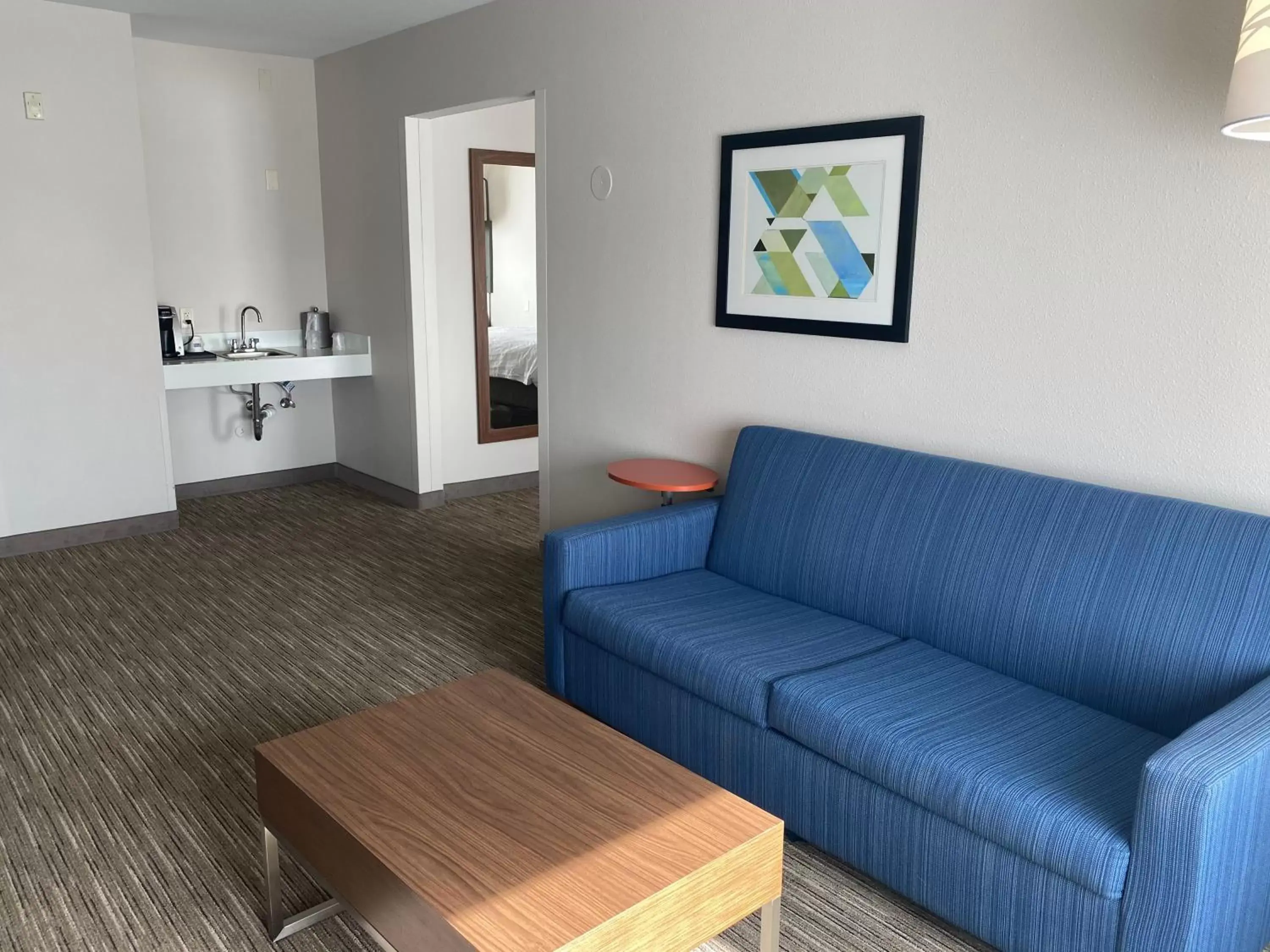 Coffee/tea facilities, Seating Area in Holiday Inn Express & Suites Albuquerque Historic Old Town, an IHG Hotel