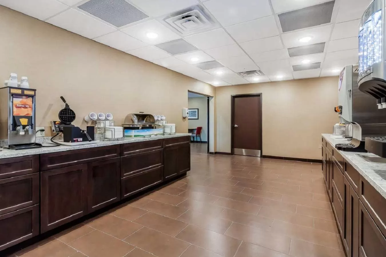 Continental breakfast in Comfort Suites