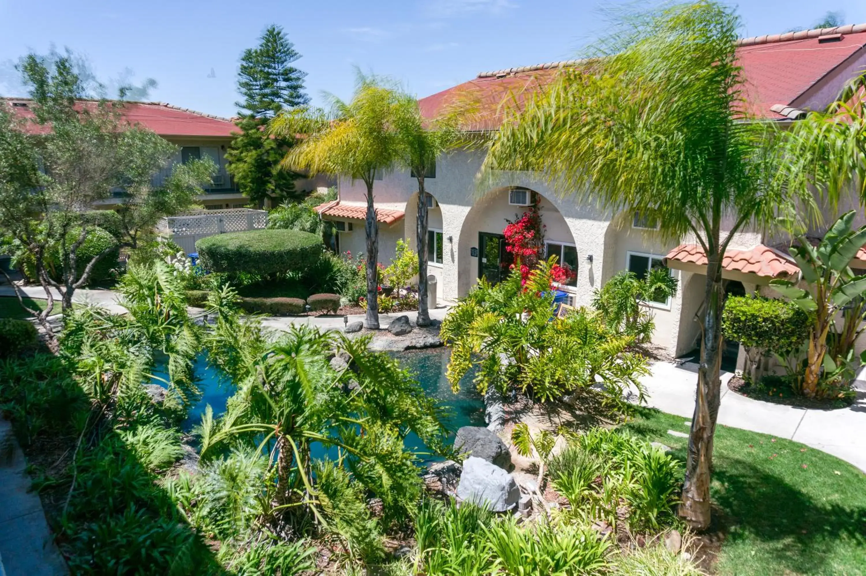 View (from property/room), Property Building in California Suites Hotel