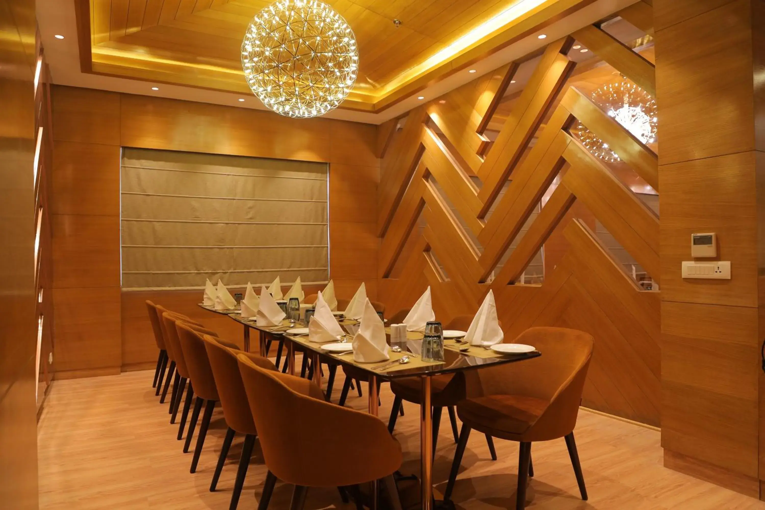 Restaurant/places to eat in Best Western Vrindavan Restaurant/places to eat in Best Western Vrindavan