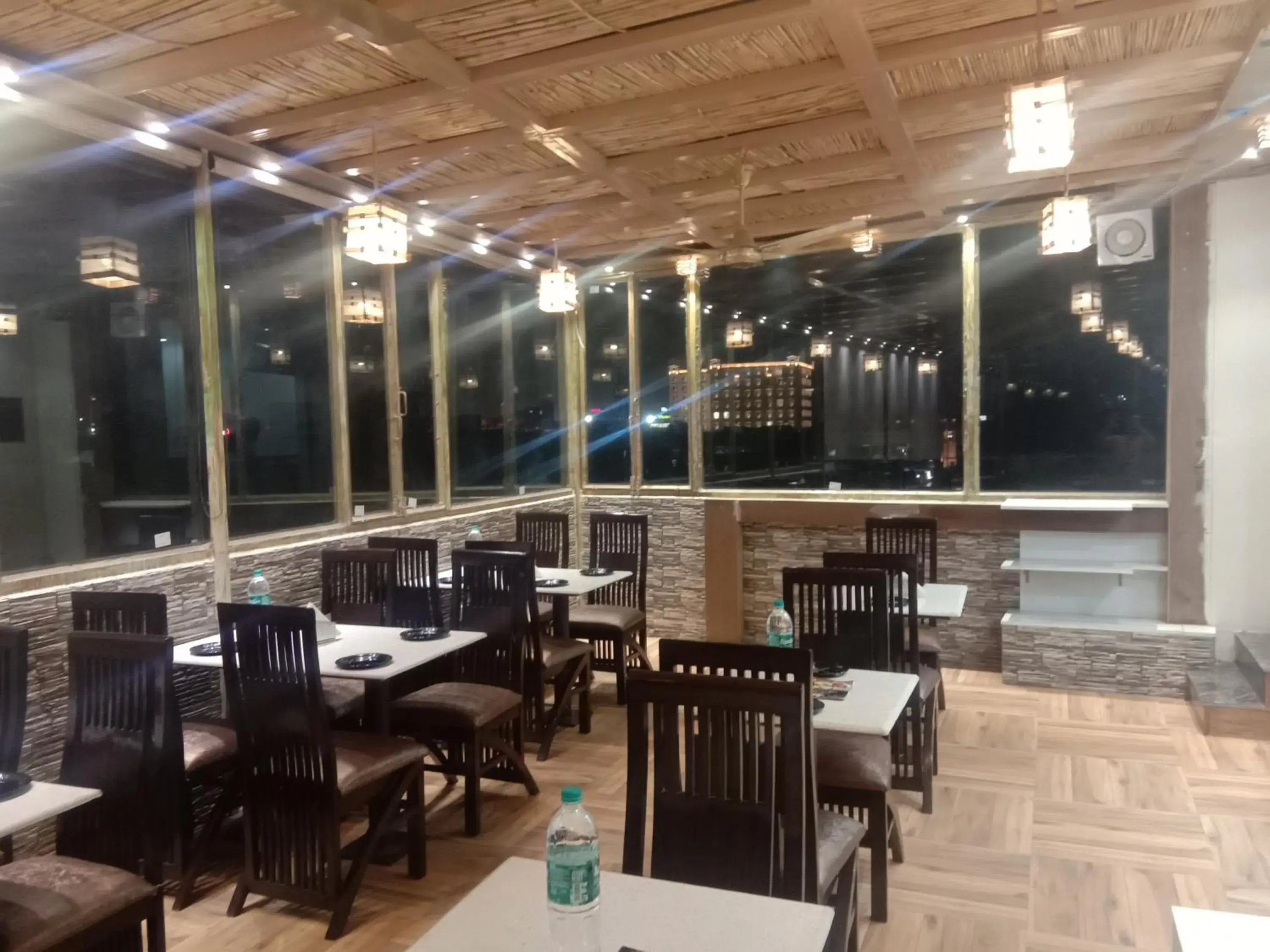 Restaurant/Places to Eat in Hotel Shivaay Grand