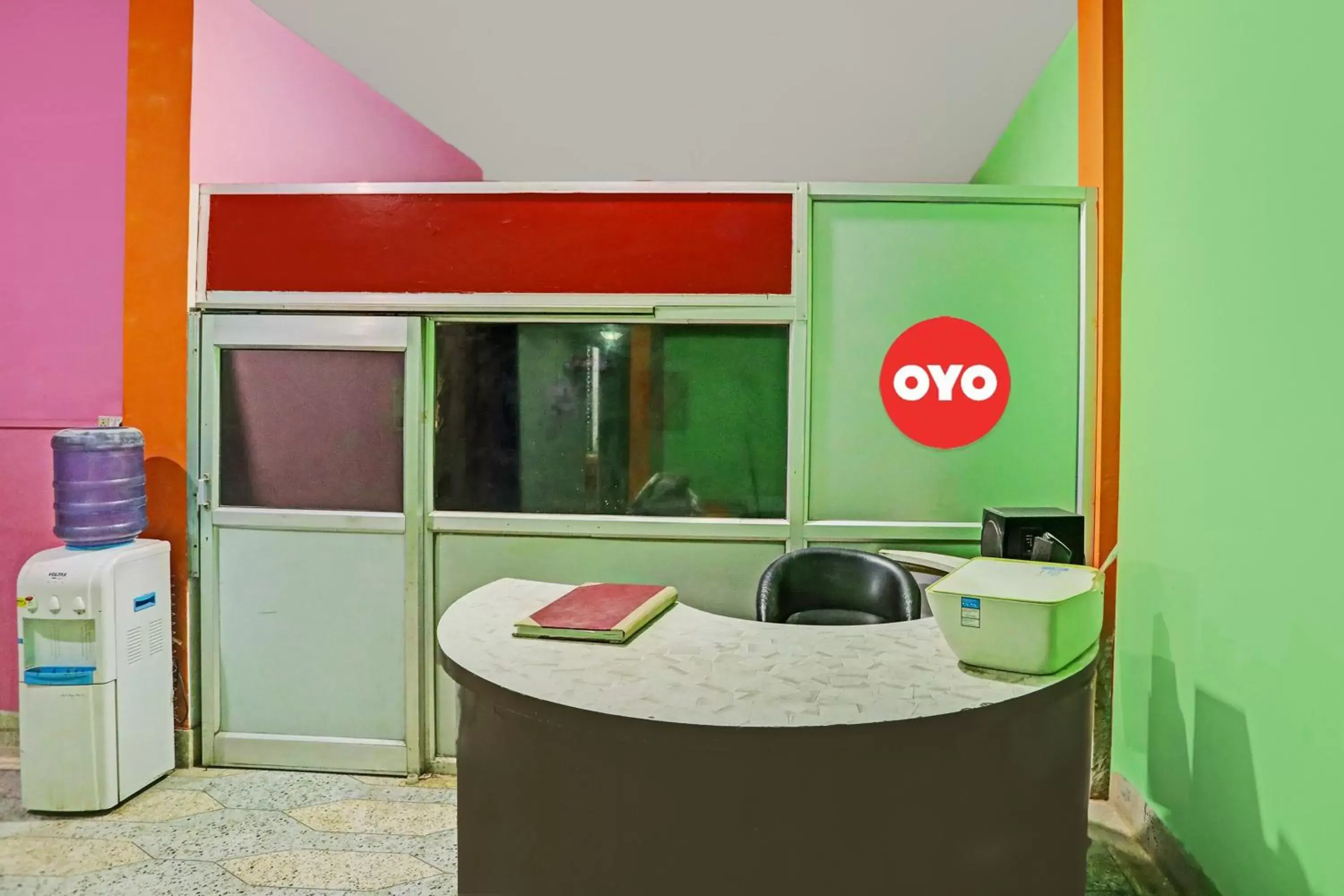 Lobby or reception in OYO Flagship Hotel Waves Lobby or reception in OYO Flagship Hotel Waves