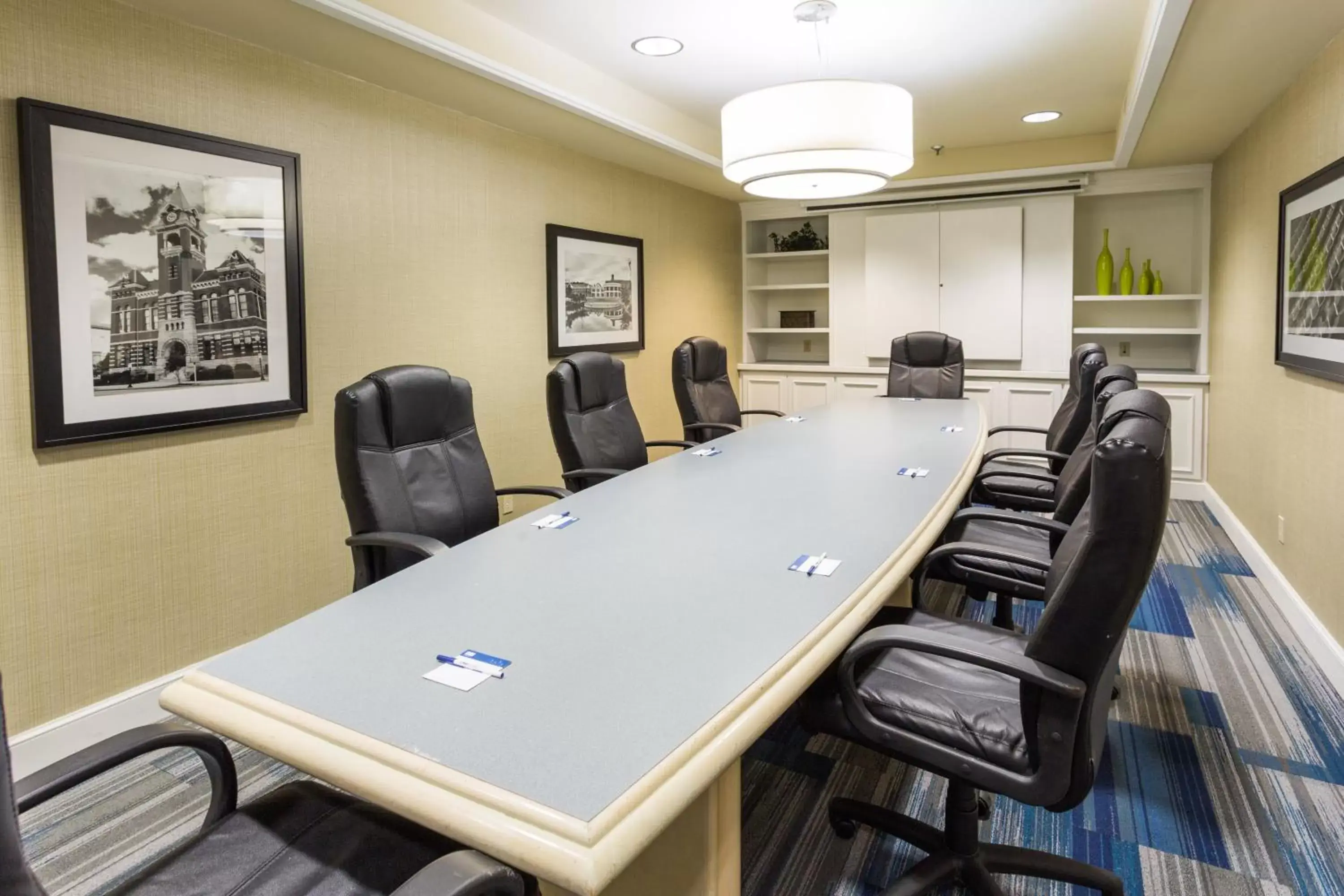 Meeting/conference room in Holiday Inn Express & Suites Wilmington-University Center, an IHG Hotel