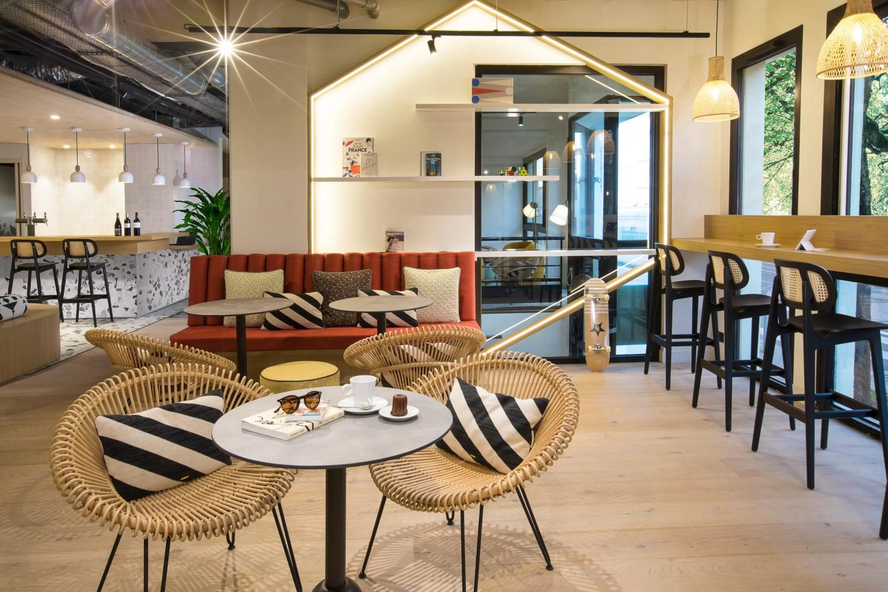 Seating area in Hôtel Life Bordeaux Gare - BG