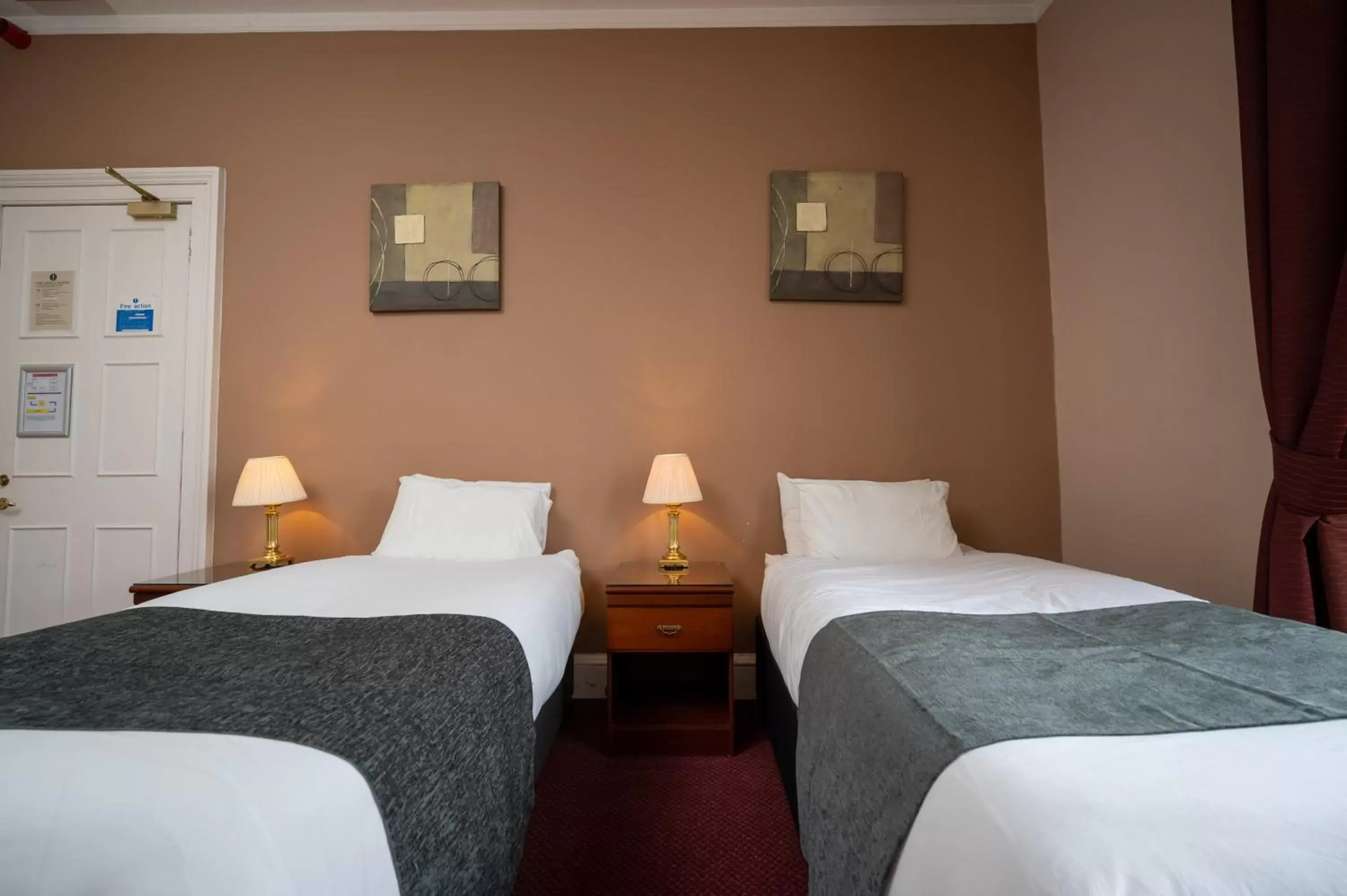Bed in Hampton Hotel by Greene King Inns