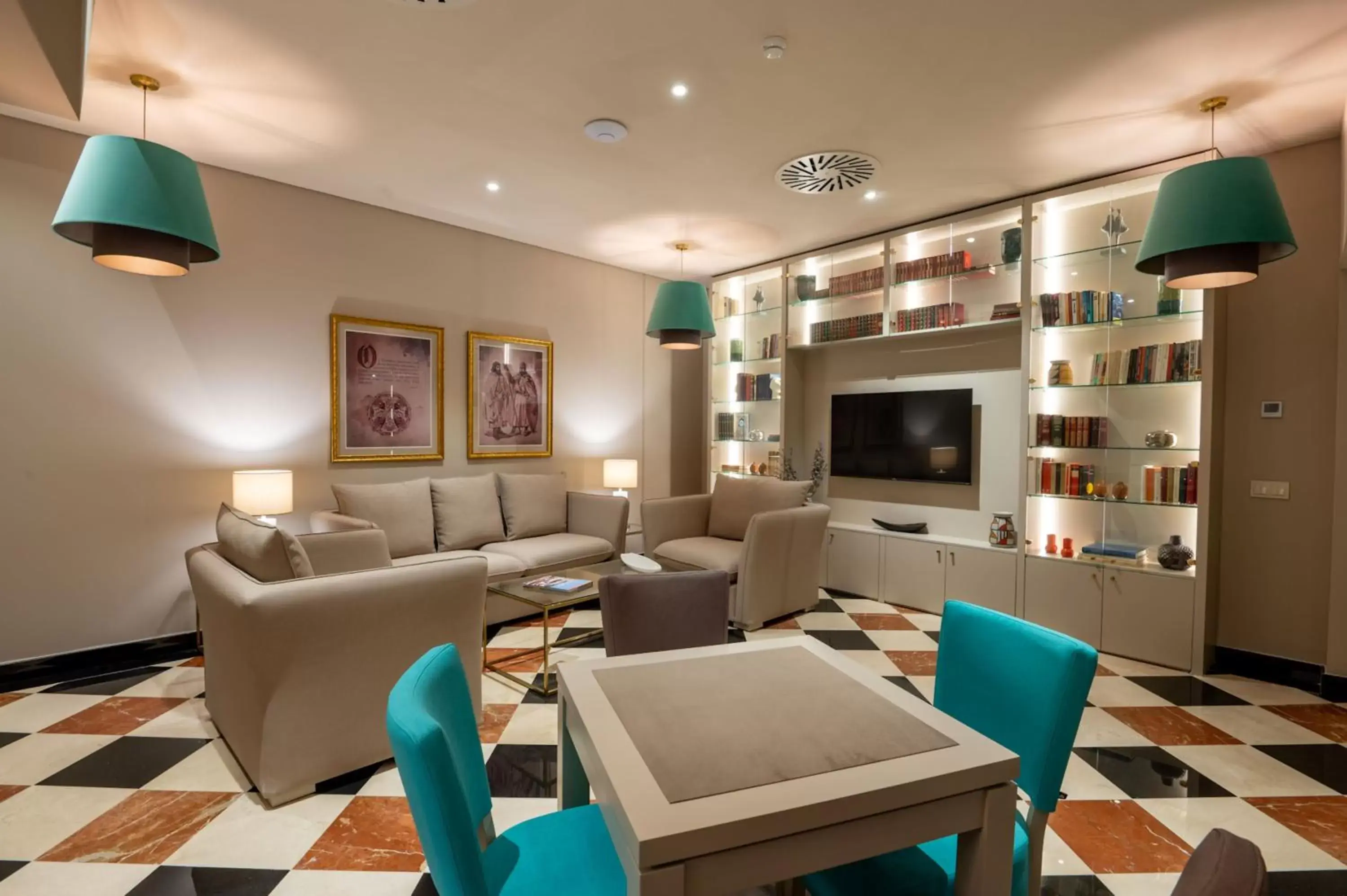 Communal lounge/ TV room, Lounge/Bar in Vila Gale Collection Tomar
