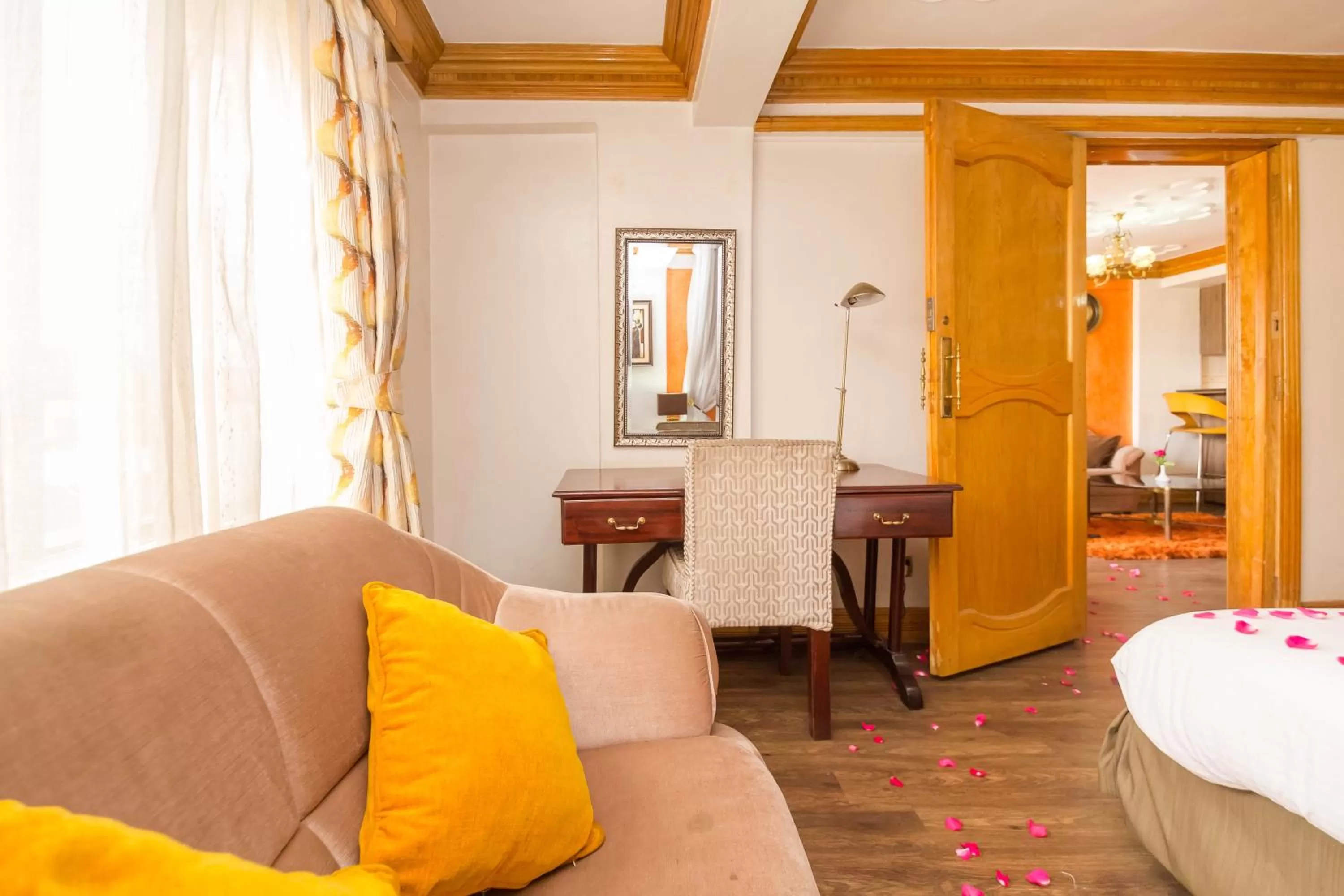 Bedroom, Bed in Marble Arch Hotel