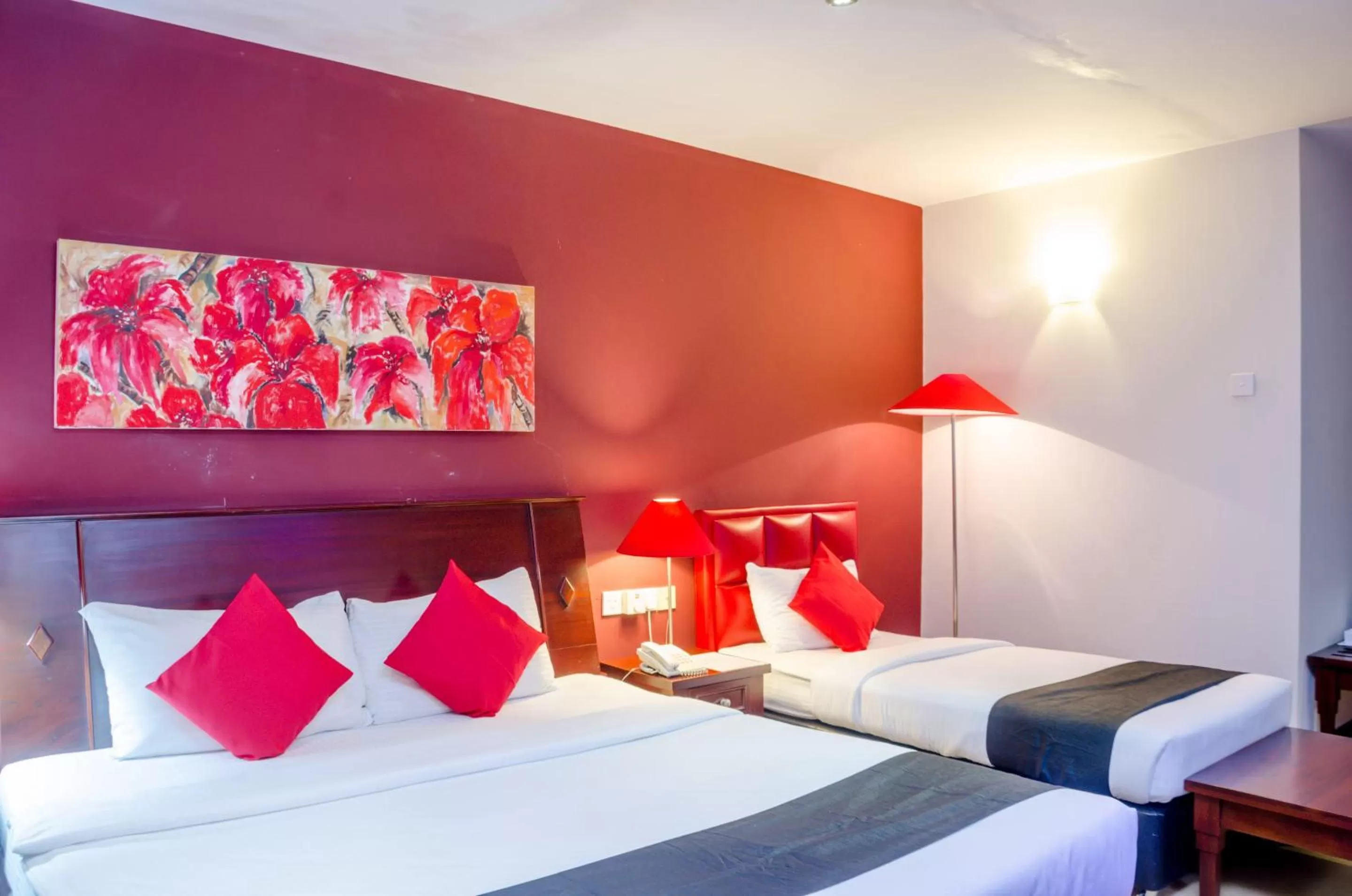 Bedroom, Bed in Opulent River Face Hotel