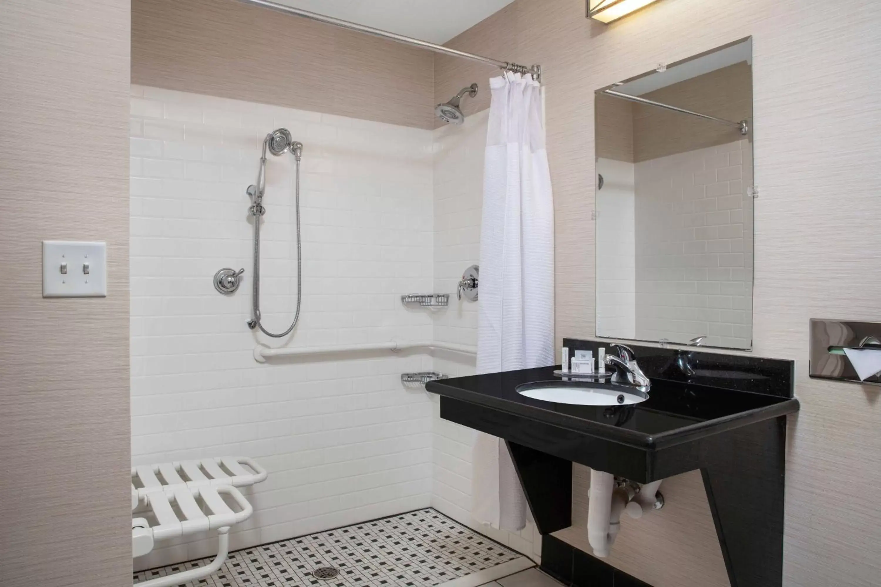 Bathroom in Fairfield Inn & Suites by Marriott Augusta Fort Gordon Area